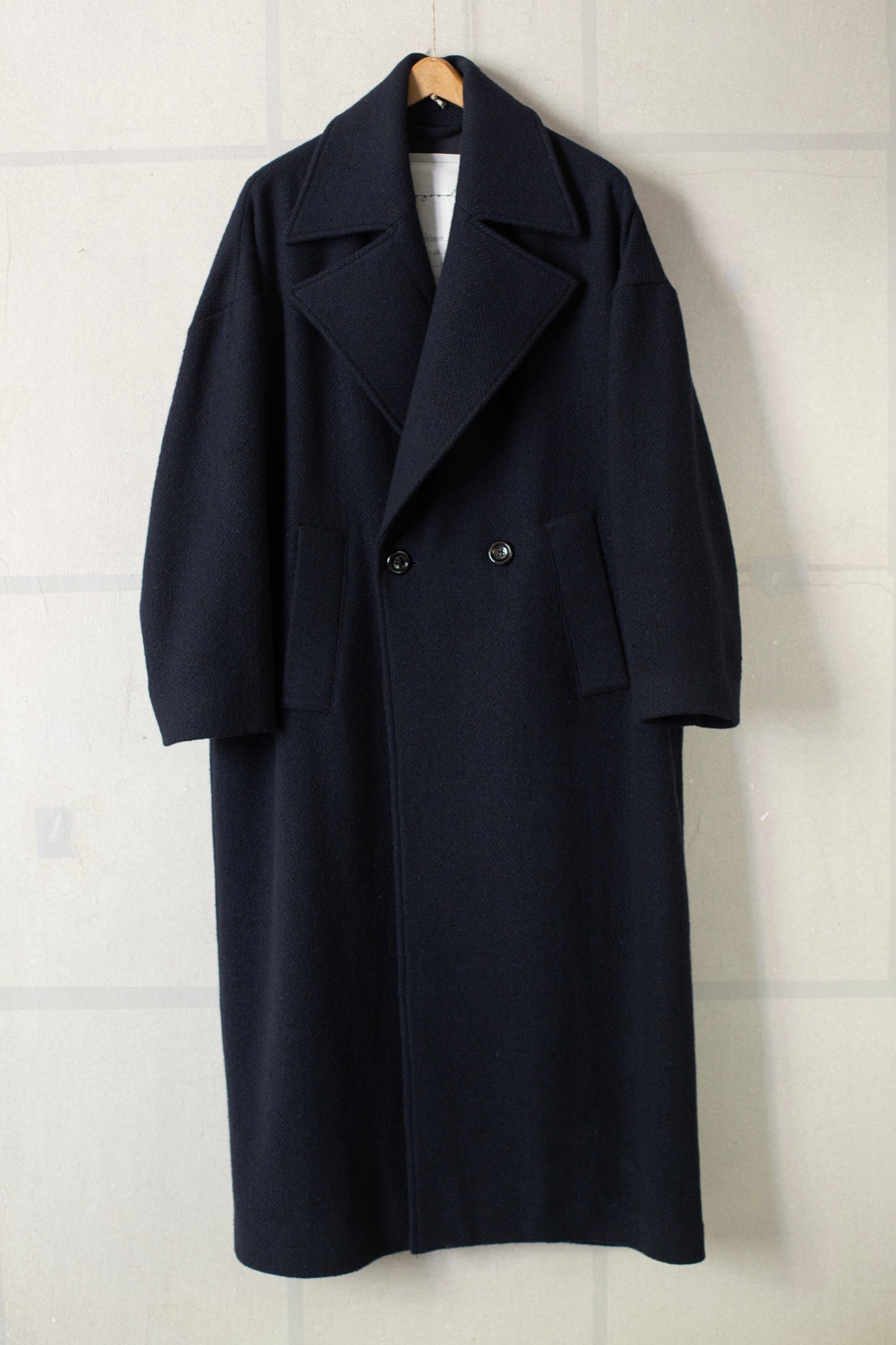 THE GROUNDSMAN COAT IN INK CASHMERE HERRINGBONE
