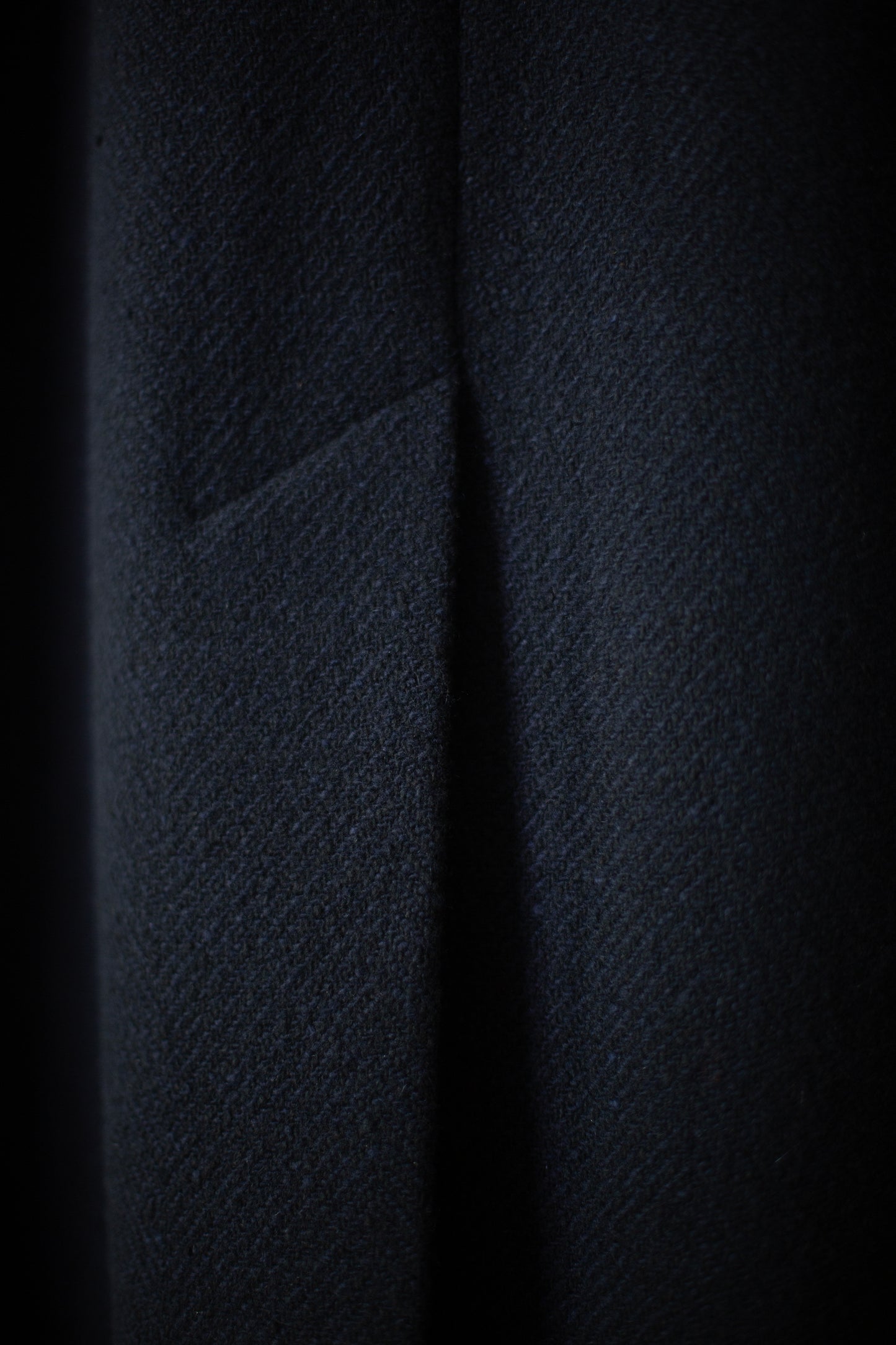 THE GROUNDSMAN COAT IN INK CASHMERE HERRINGBONE