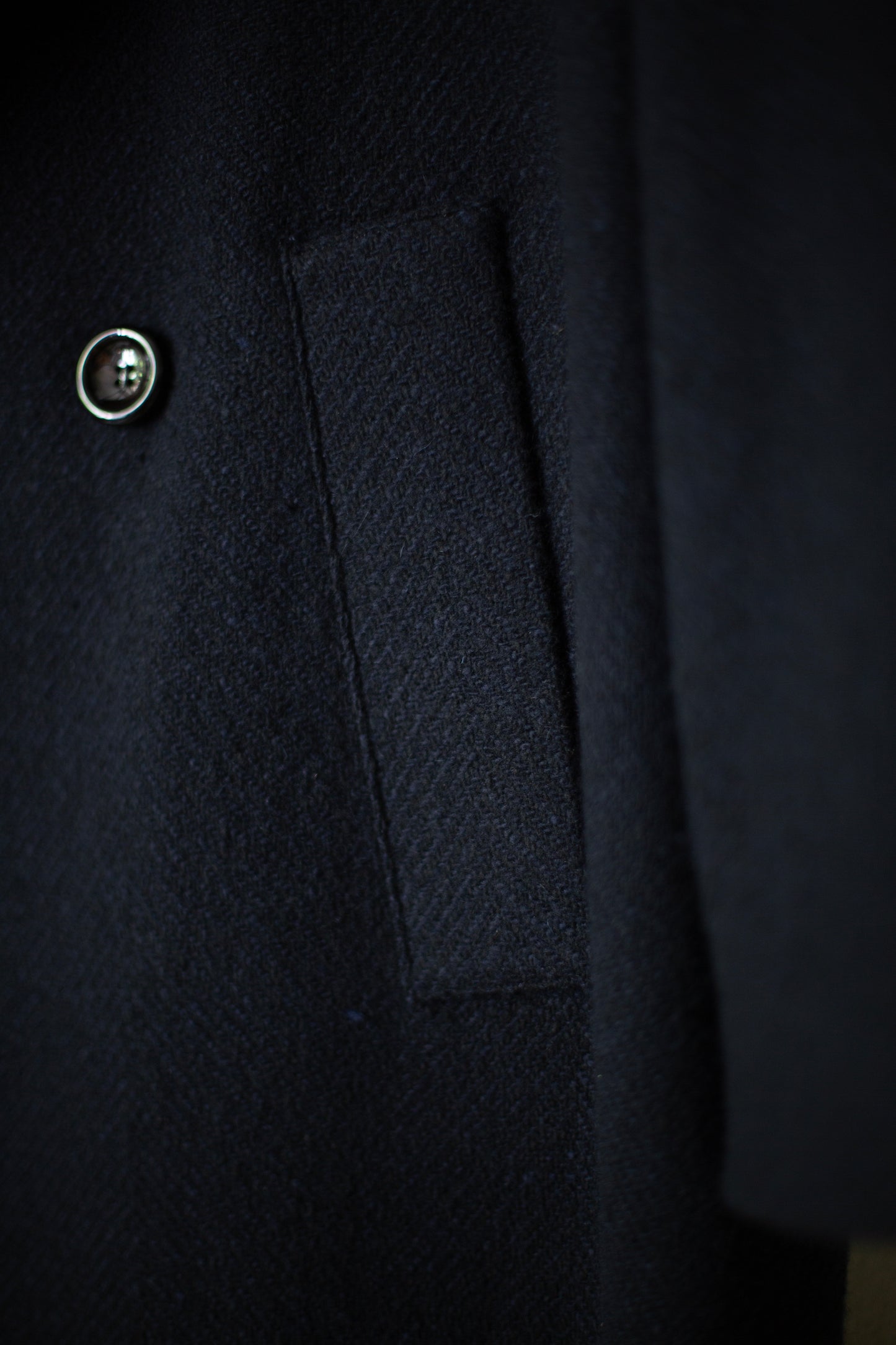 THE GROUNDSMAN COAT IN INK CASHMERE HERRINGBONE