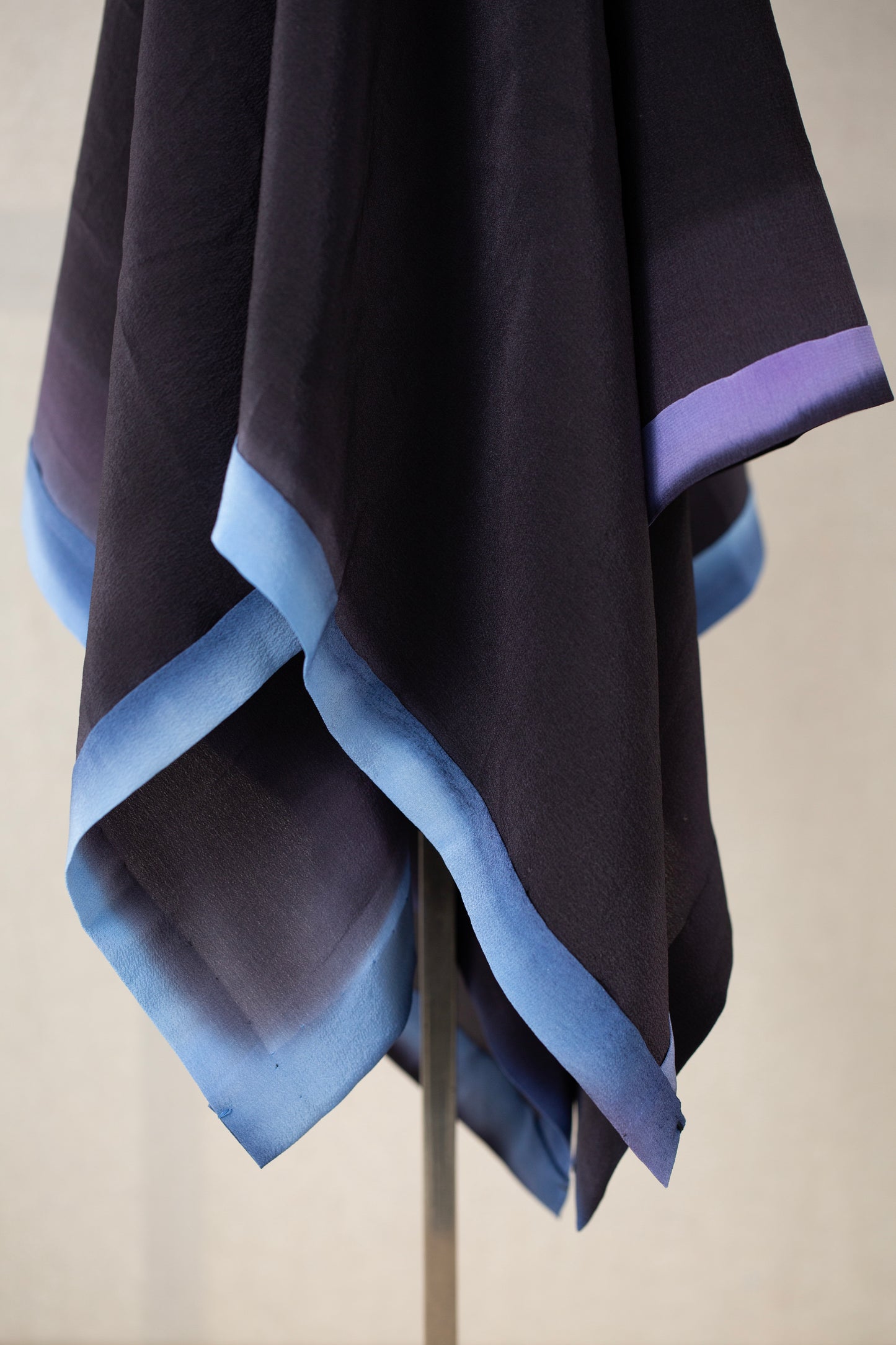 NIGHT CARRé (L) Hand Dyed Scarf - SERIE NR. 042