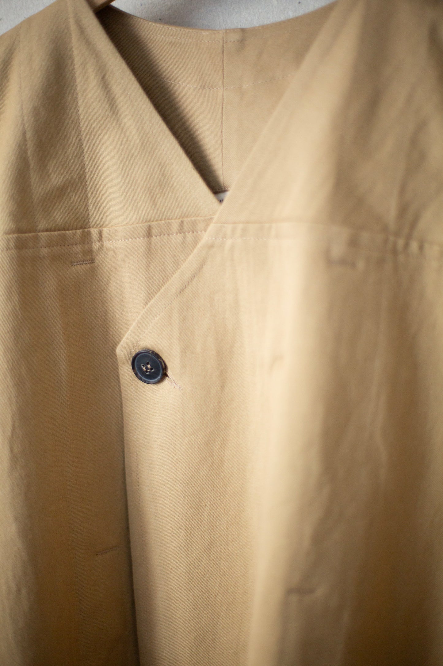 SLEEVELESS COAT#3 - COTTON WASHI TWILL GALLNUT