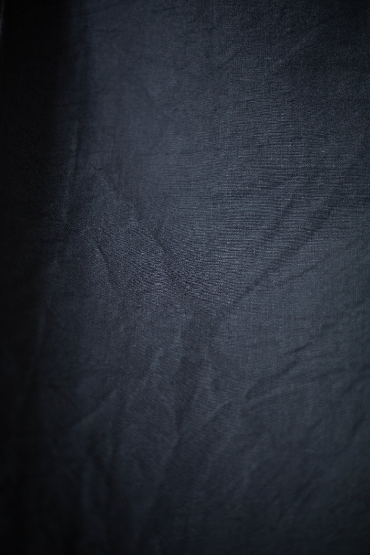 straight long pants in charcoal gray high-density hemp-cotton