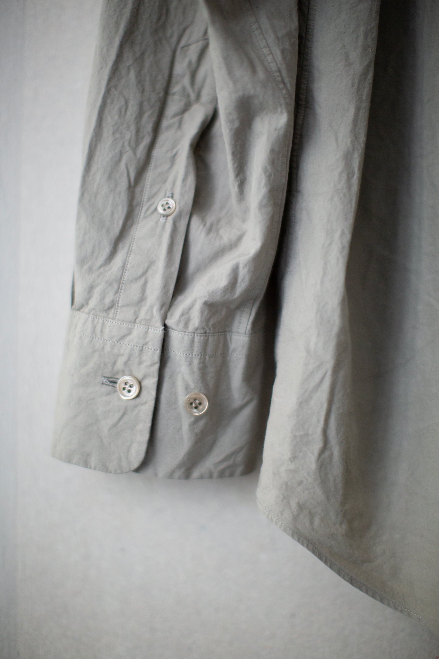 Regular Collar Shirt in Mugwort