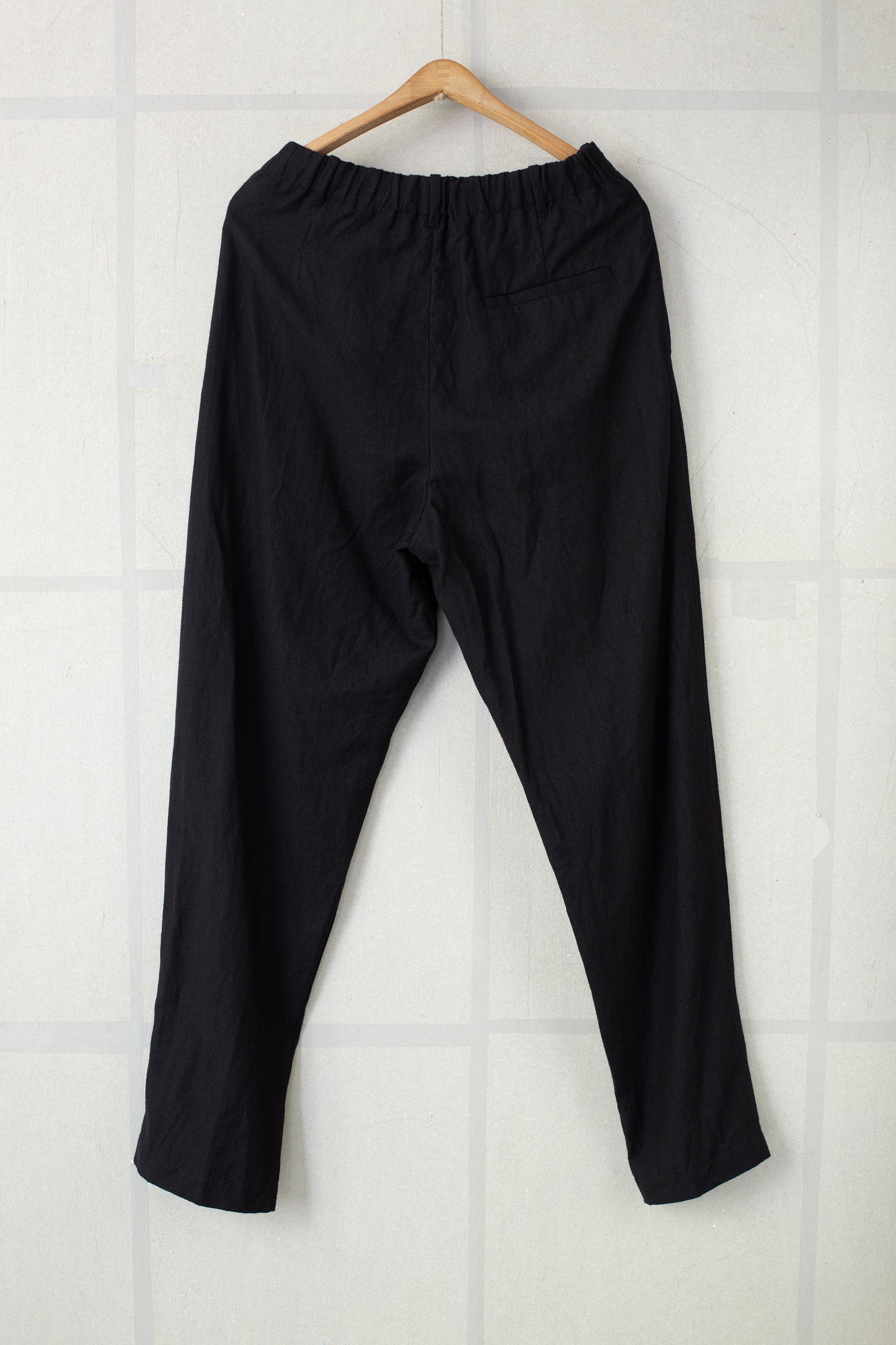Black slim pullon pants