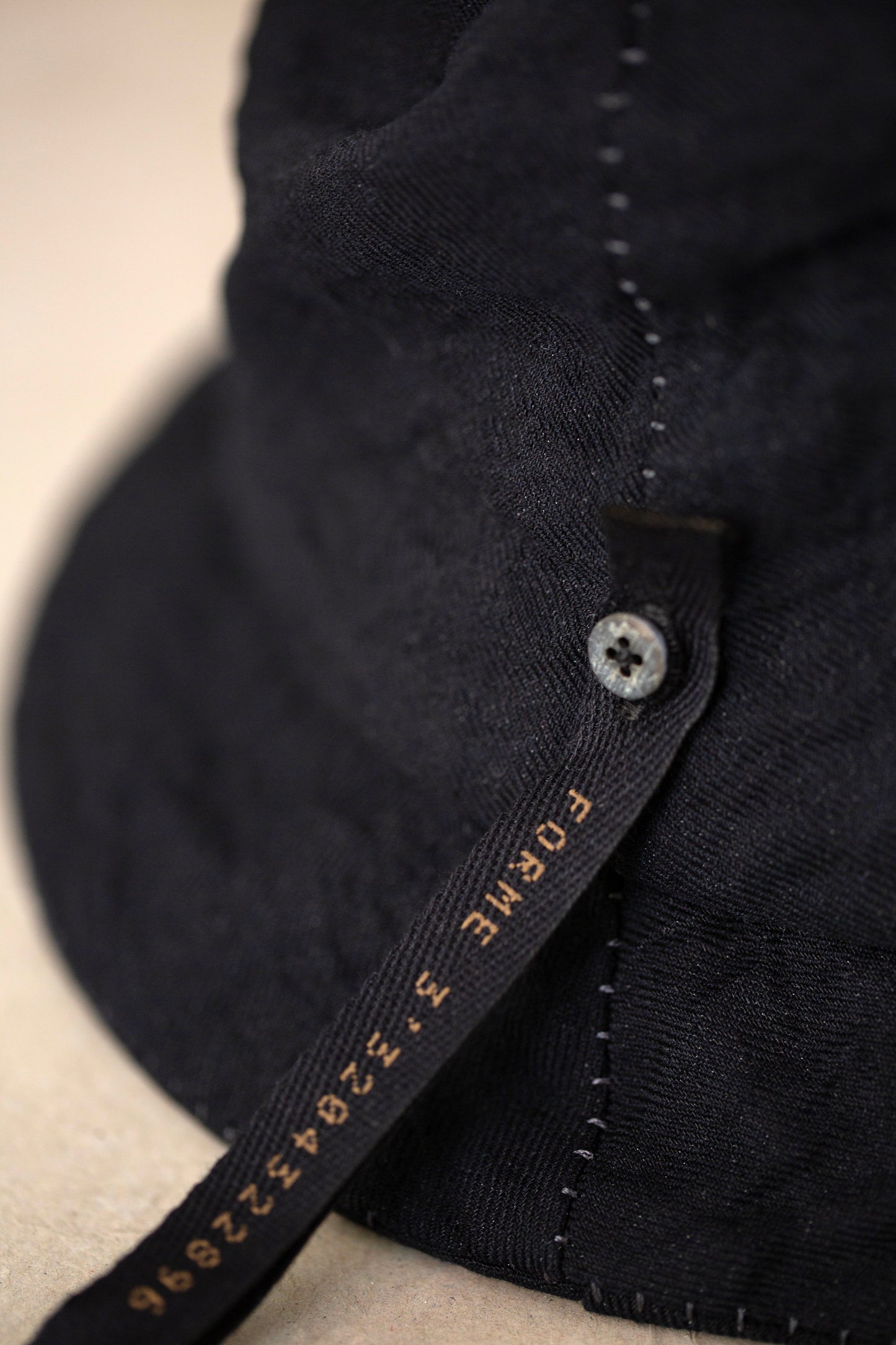 Black skewed derby 3.0