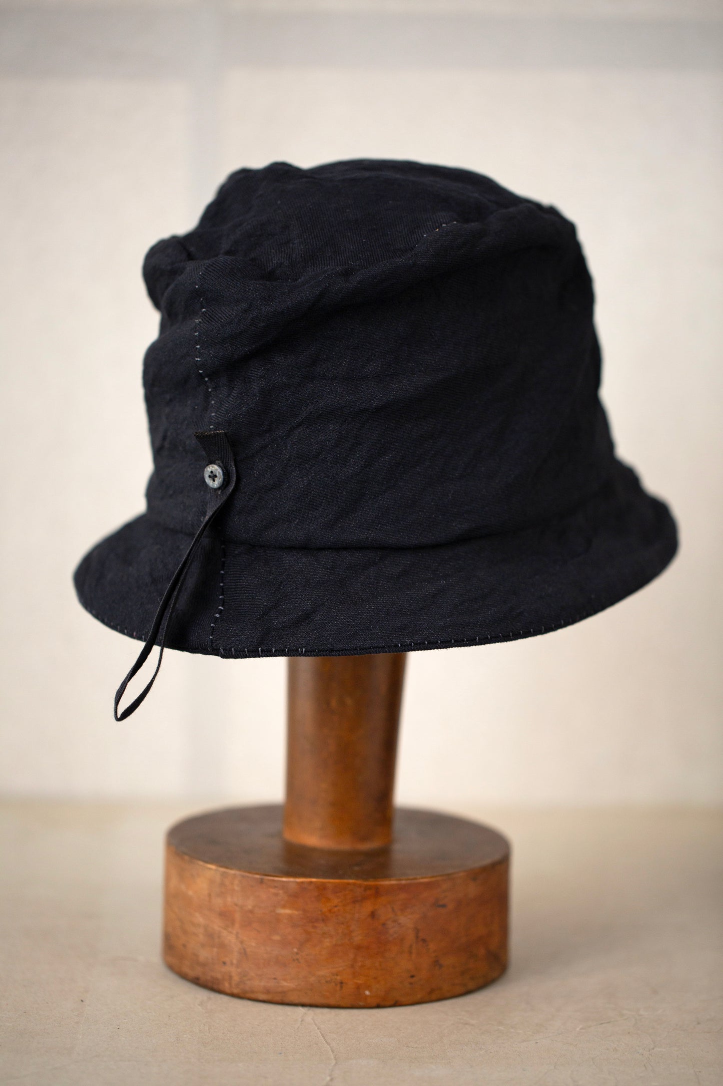 Black skewed derby 3.0
