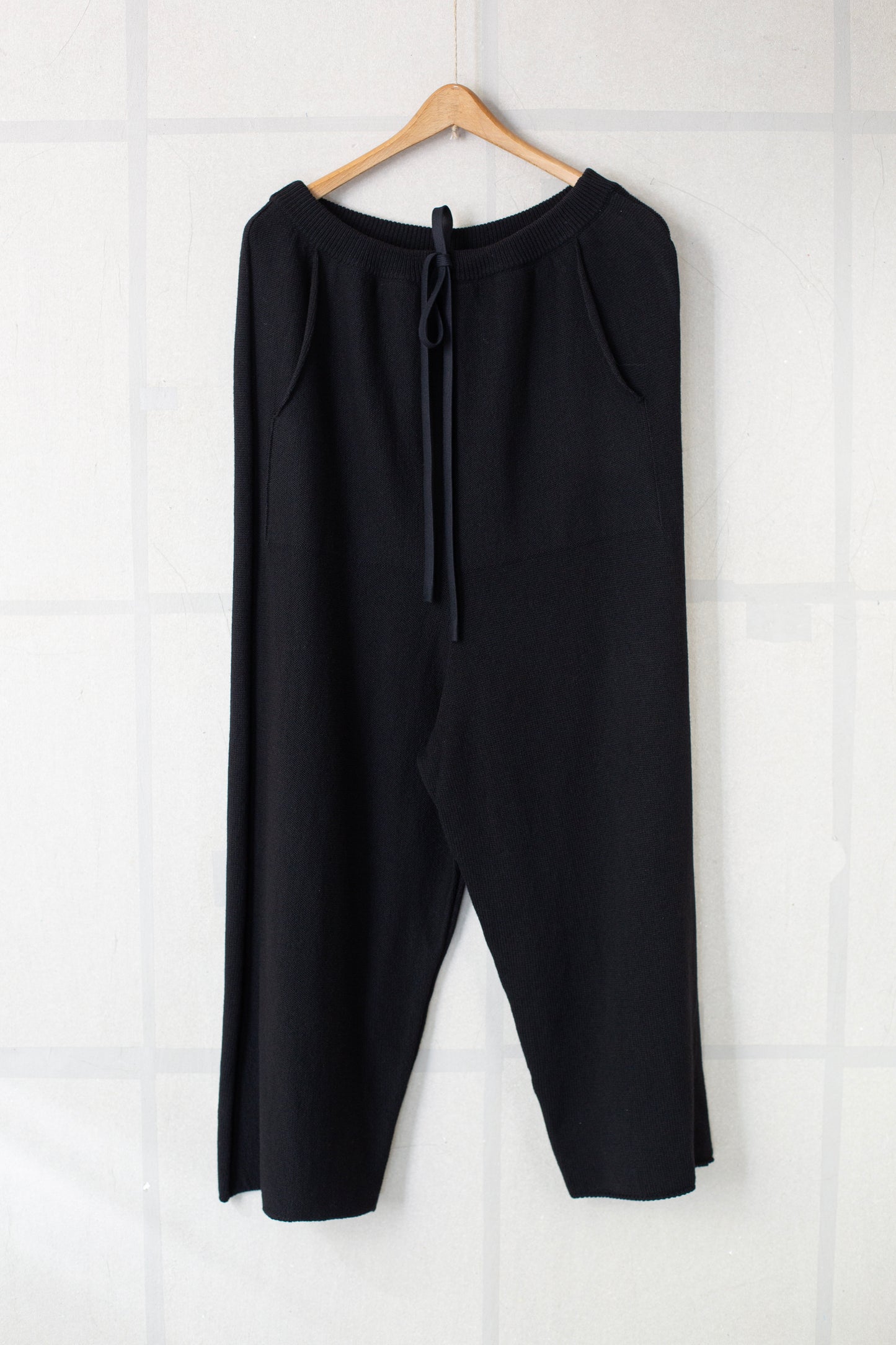 Black knit pullon pants