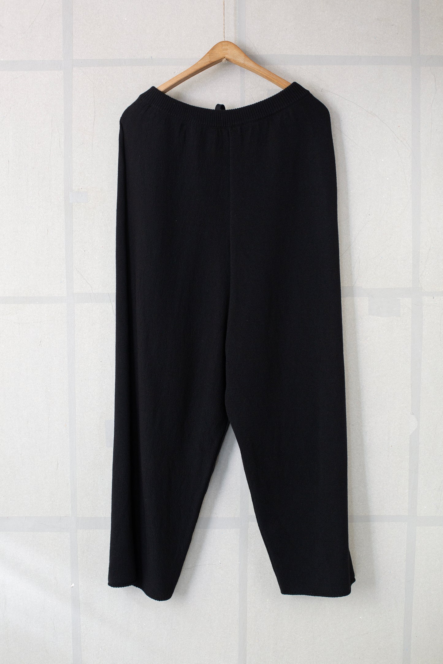 Black knit pullon pants