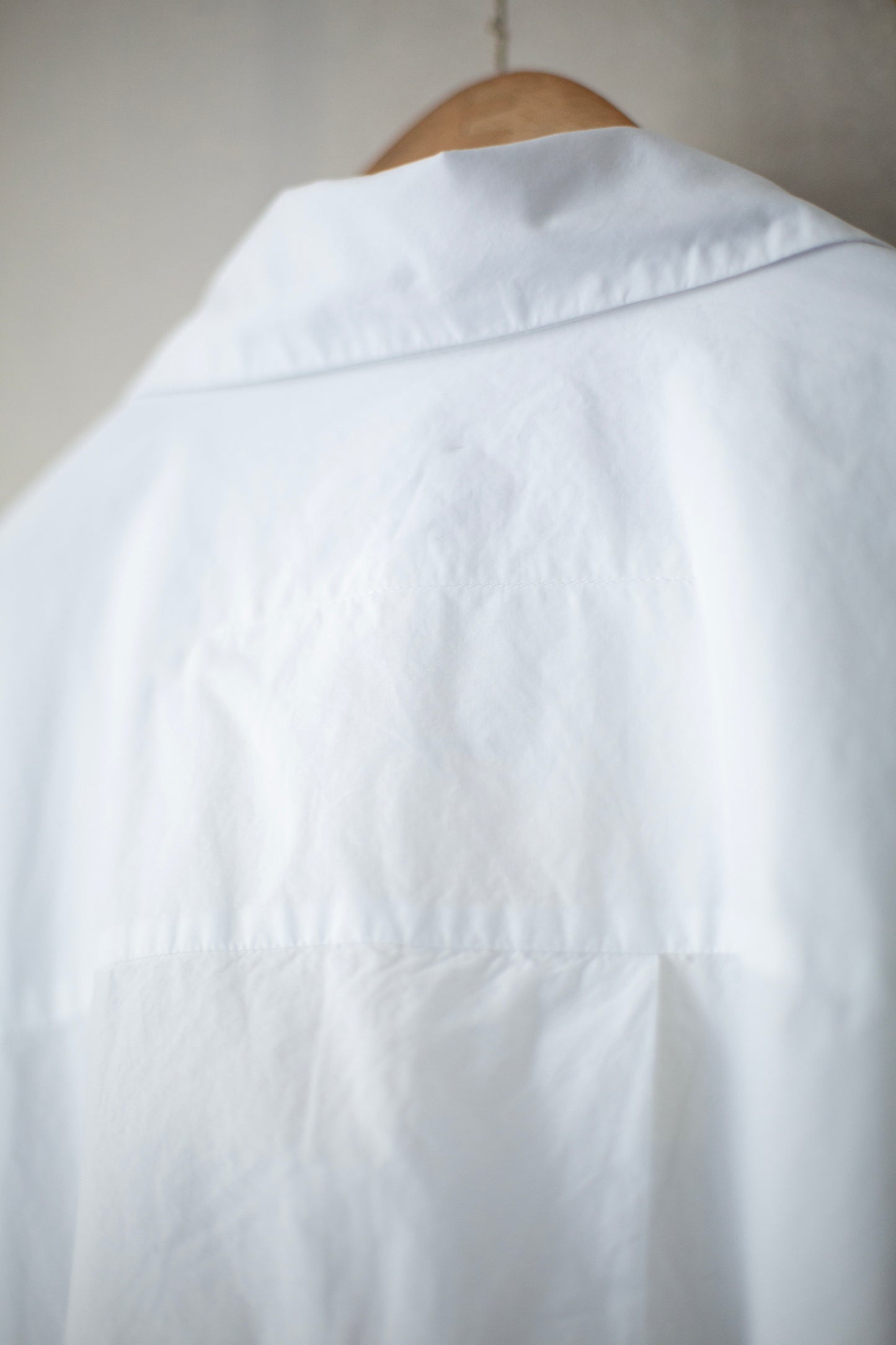 THE PAINTER SHIRT IN CHALK POPLIN