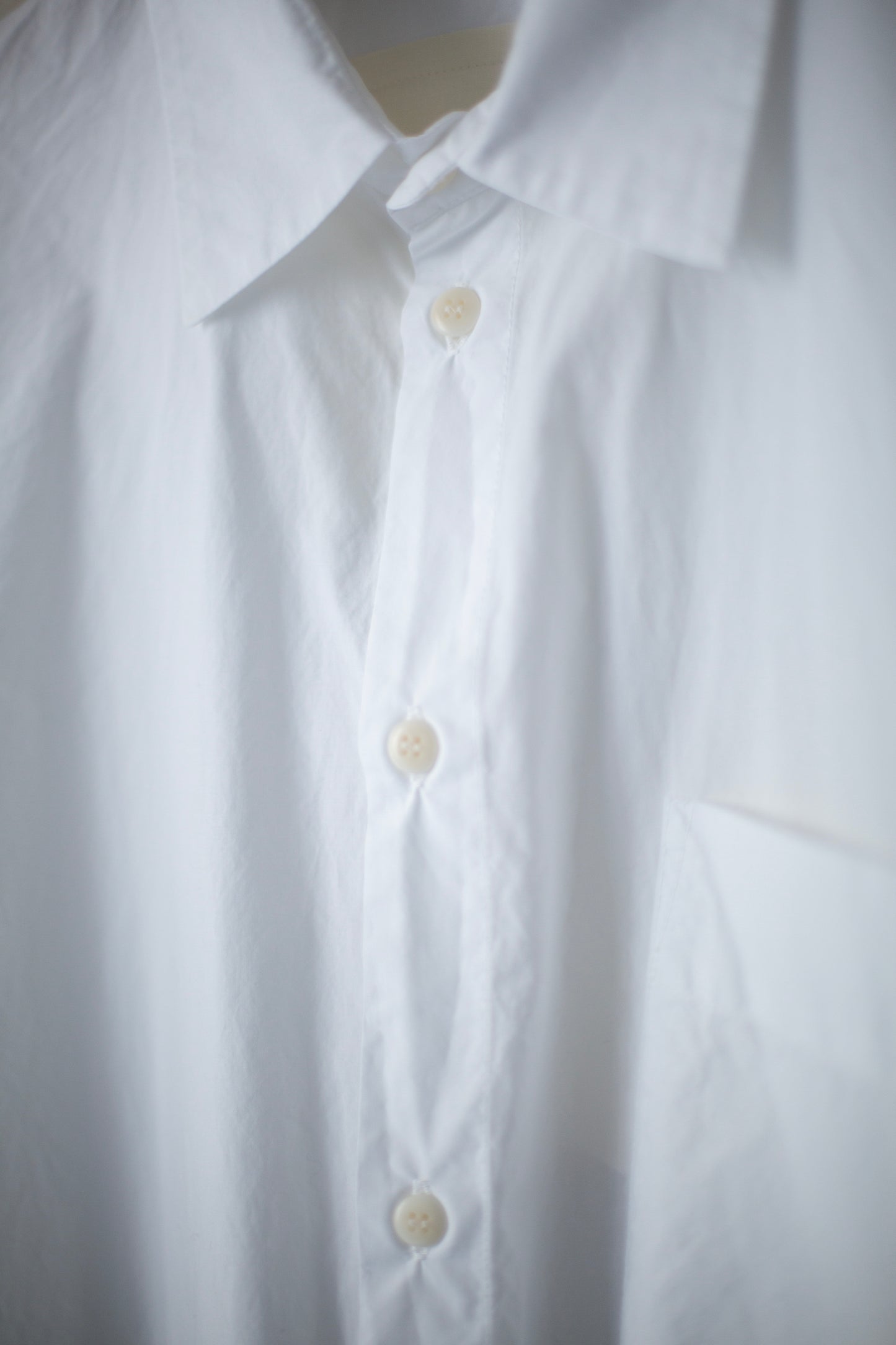 THE PAINTER SHIRT IN CHALK POPLIN