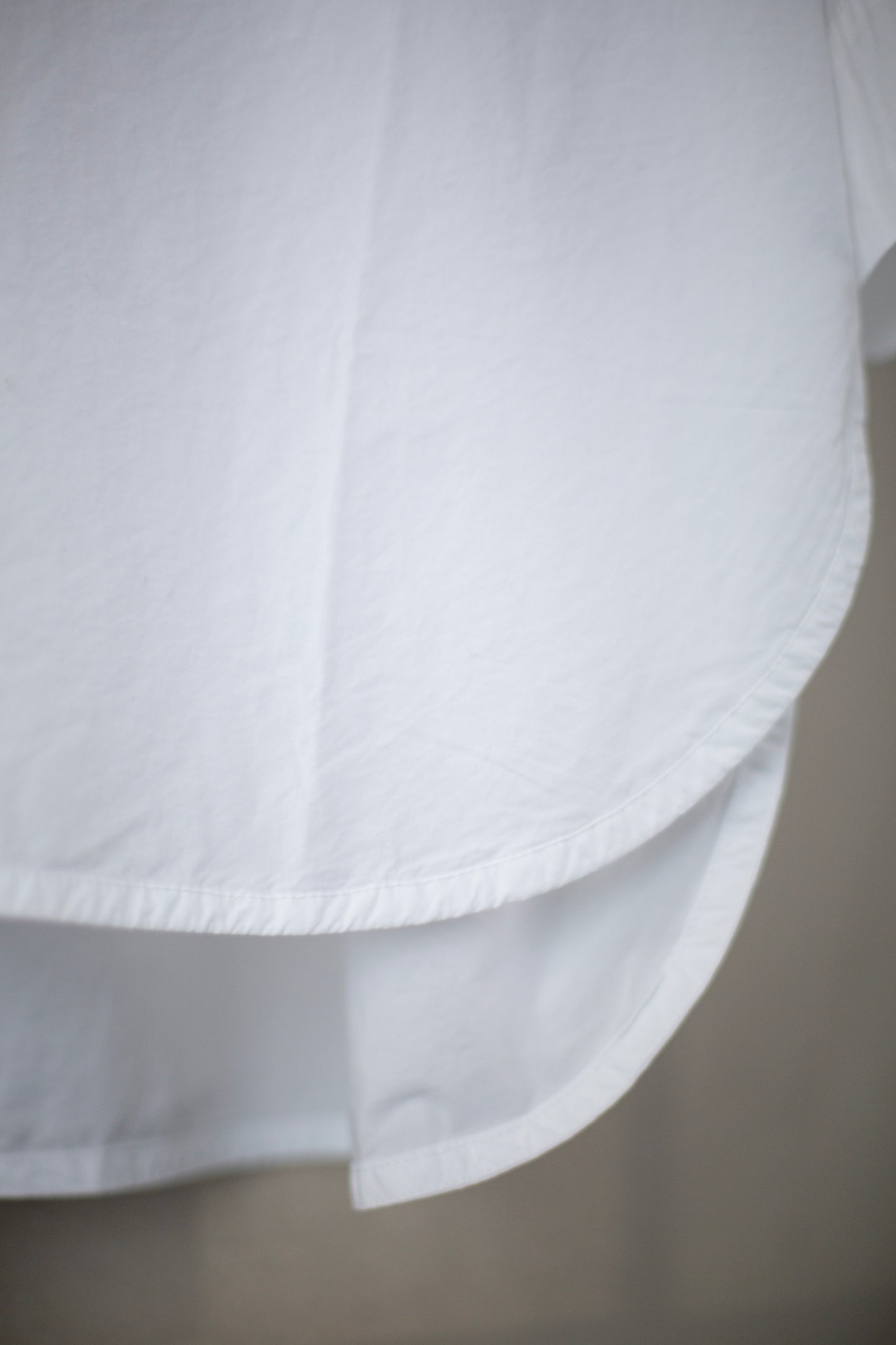 THE PAINTER SHIRT IN CHALK POPLIN