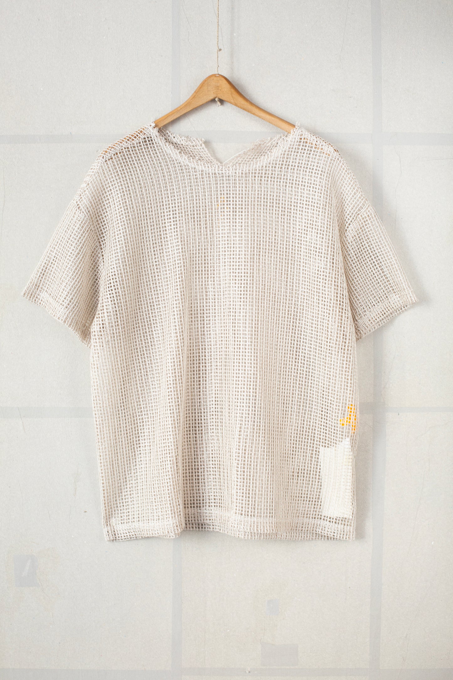 Netted shortsleeve shirt
