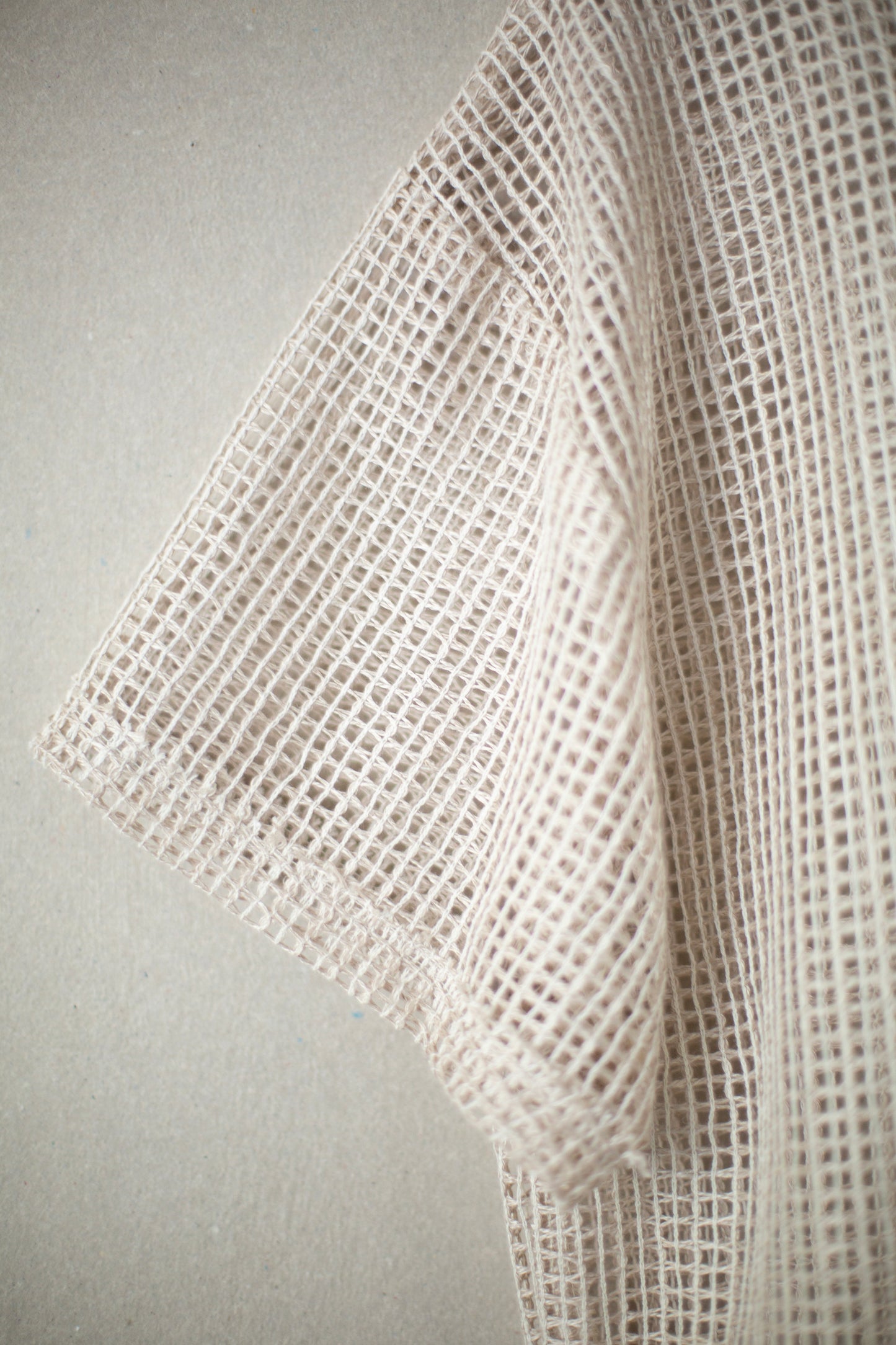 Netted shortsleeve shirt