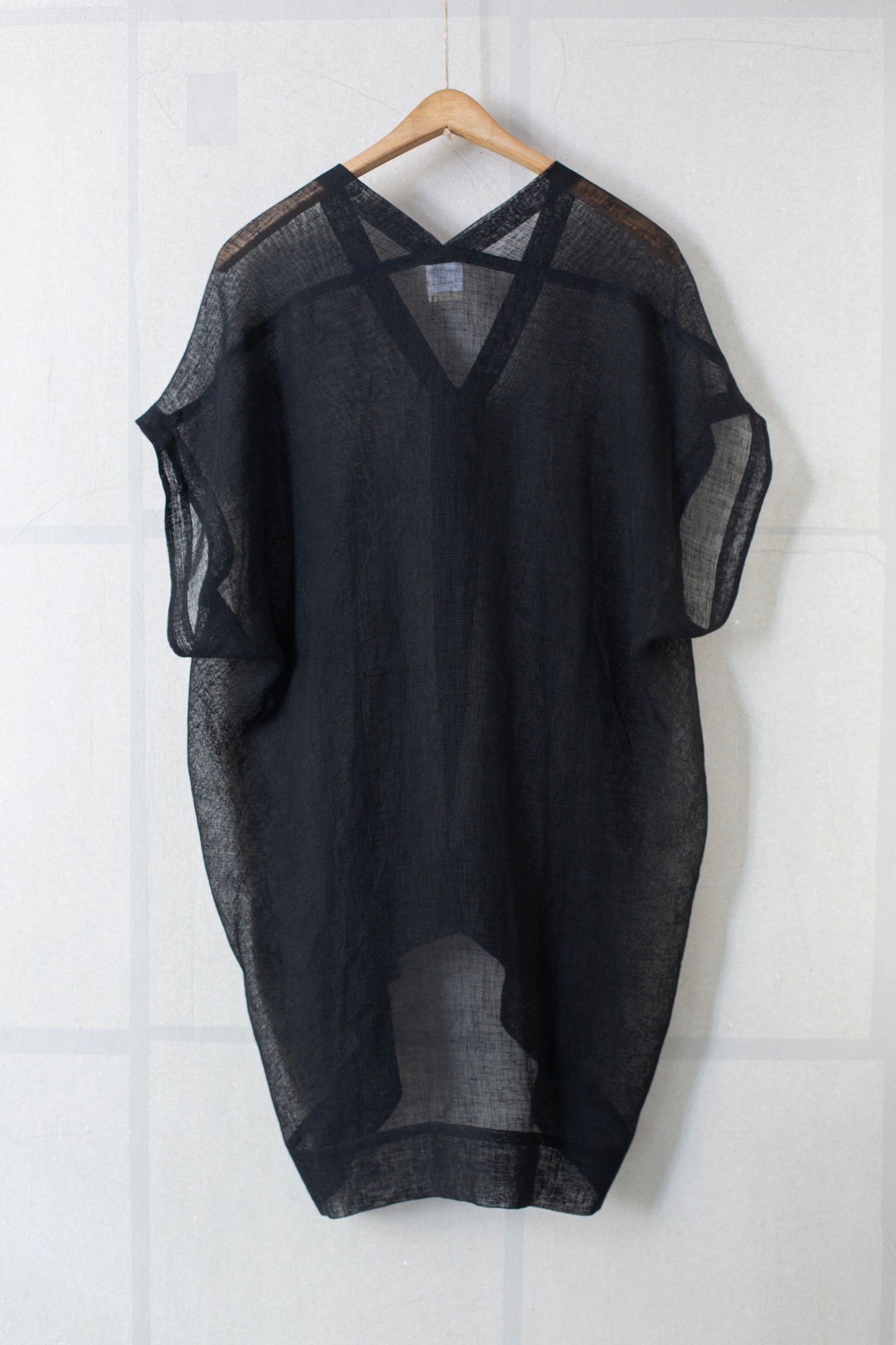 TUNIC#30 - BLACK LINEN MESH