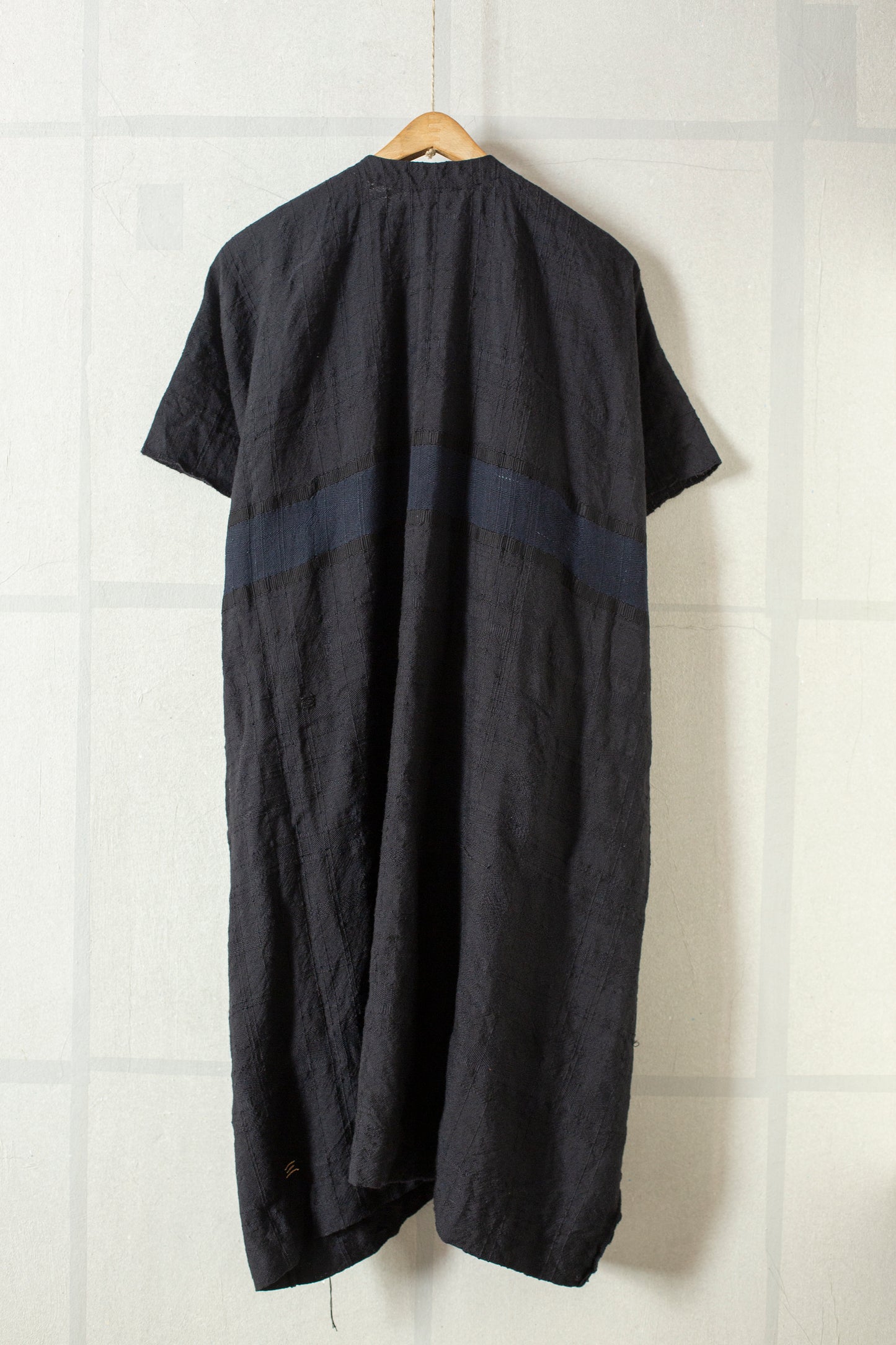 ROSE XI - a black sleeveless kimono
