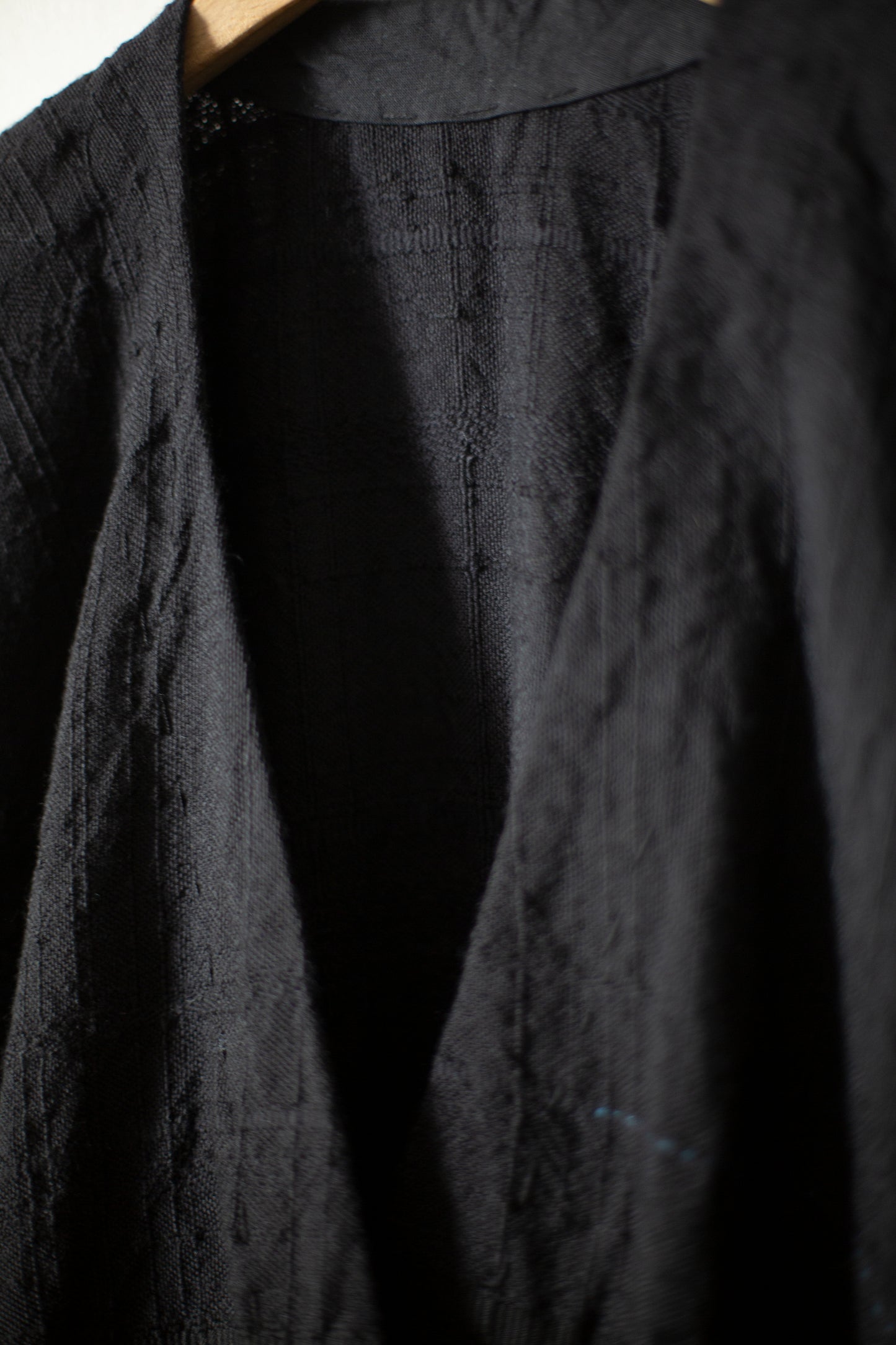 ROSE XI - a black sleeveless kimono