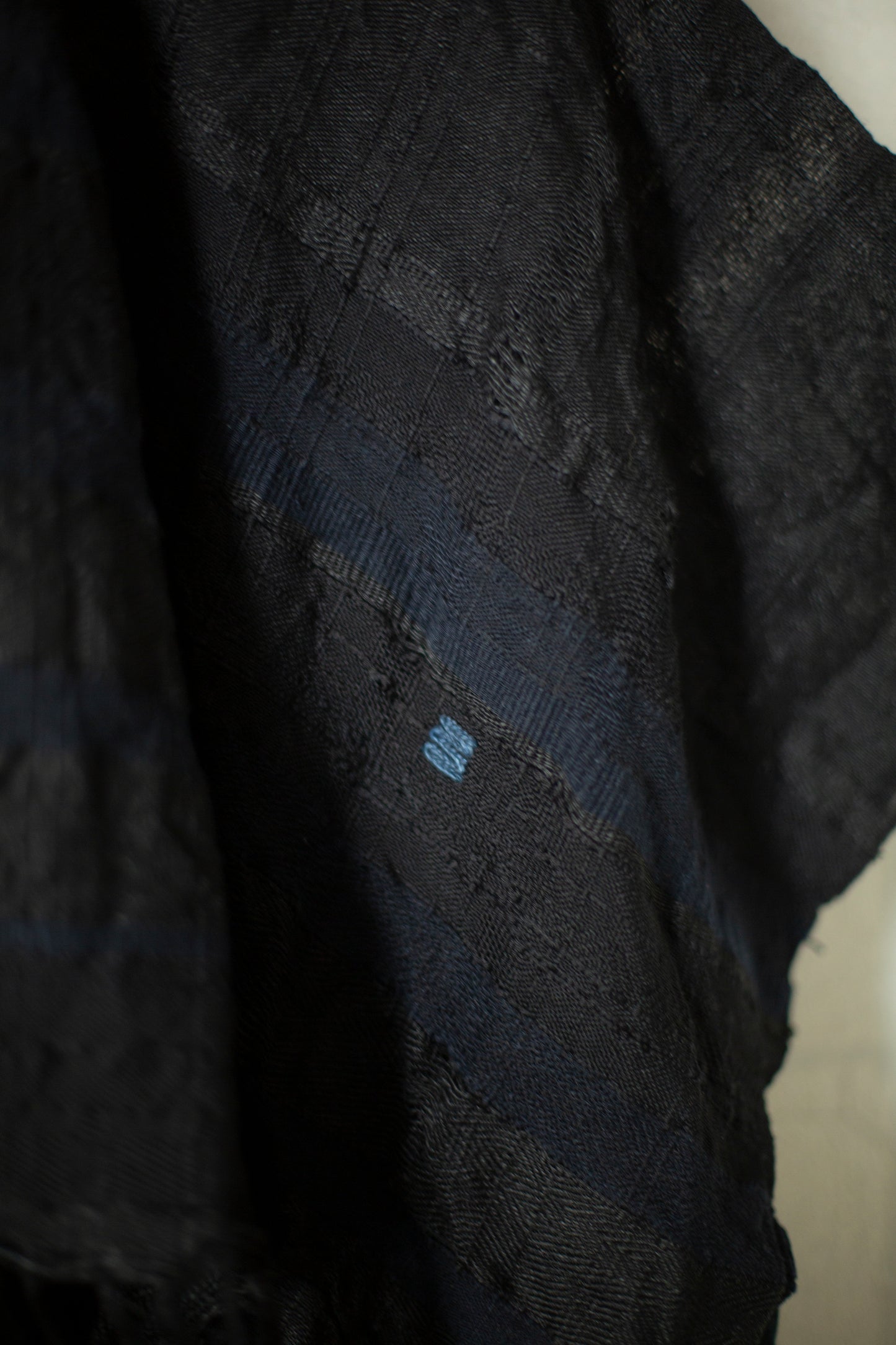 ROSE XIII - a black cropped kimono vest