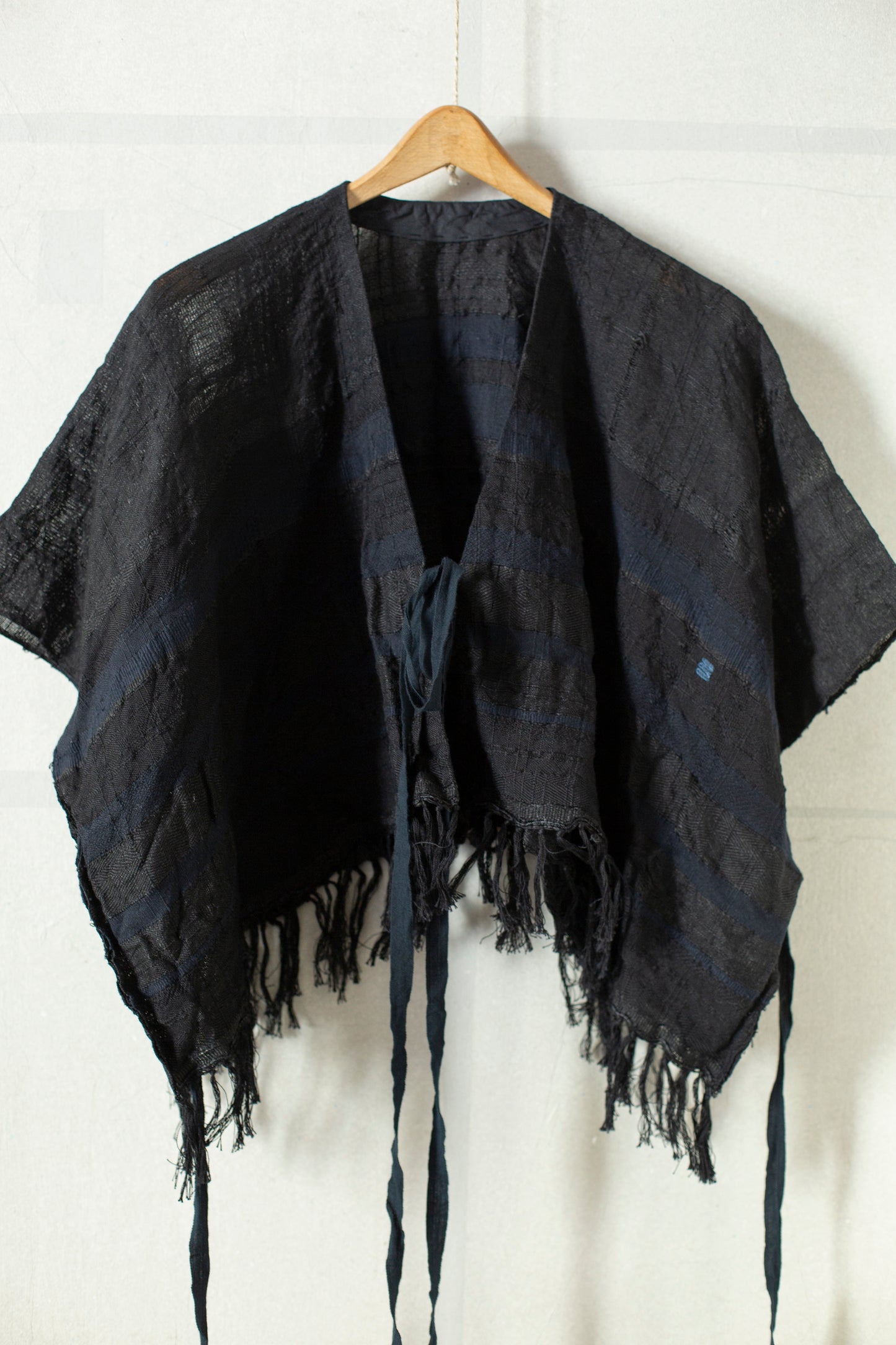 ROSE XIII - a black cropped kimono vest