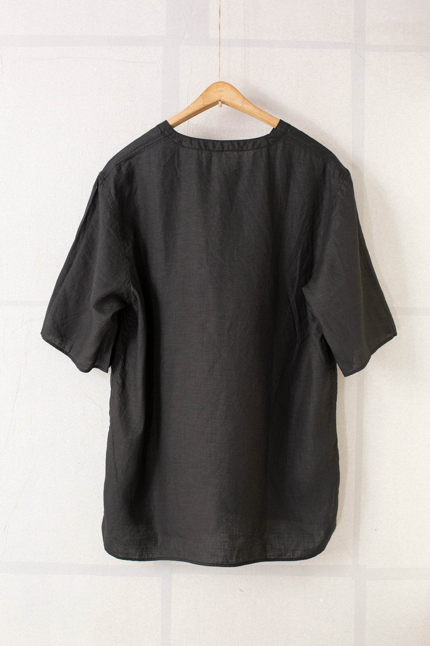 Short Sleeve Pullover Henley Shirt In Black Hemp