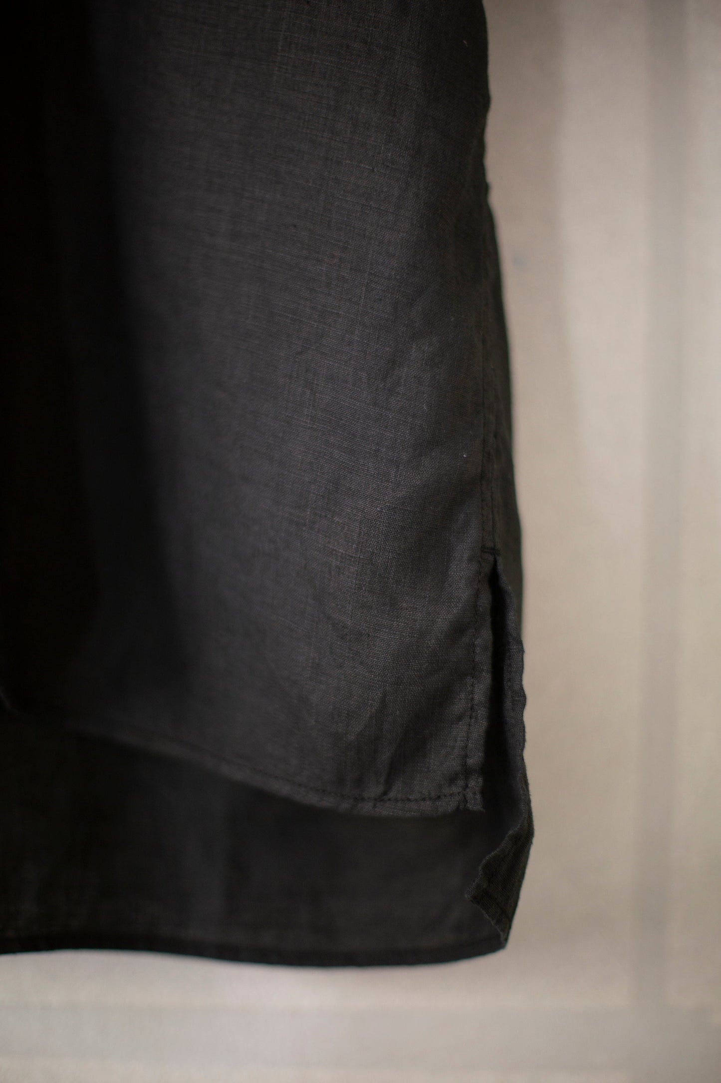 Short Sleeve Pullover Henley Shirt In Black Hemp