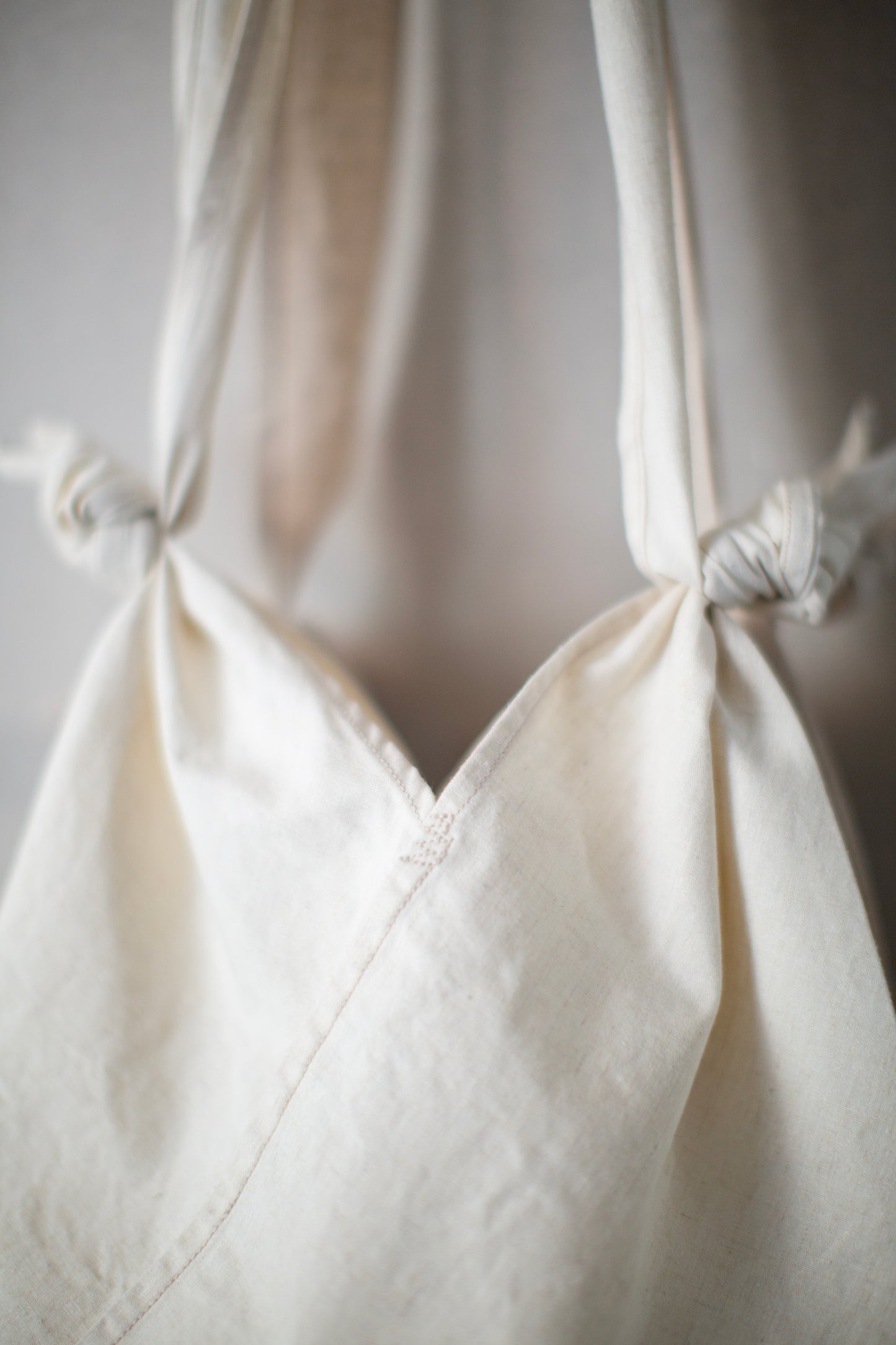 Azuma bag in white & greige hemp cotton weather