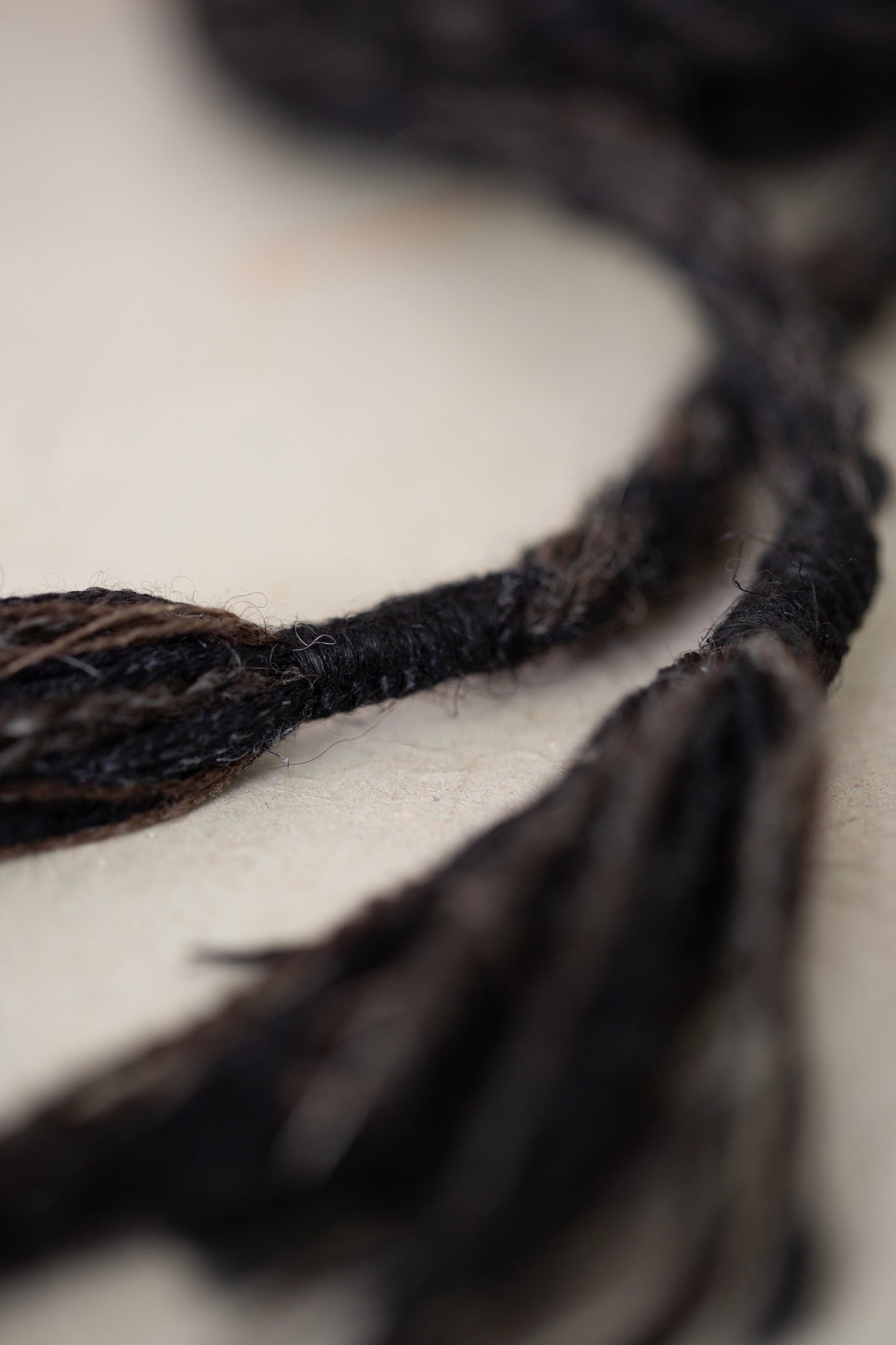 BELT#4 - MIXED YARNS DARK