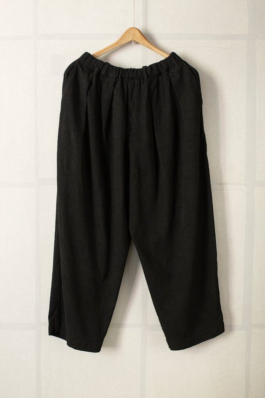 loose pants in black silk cotton linen jacquard