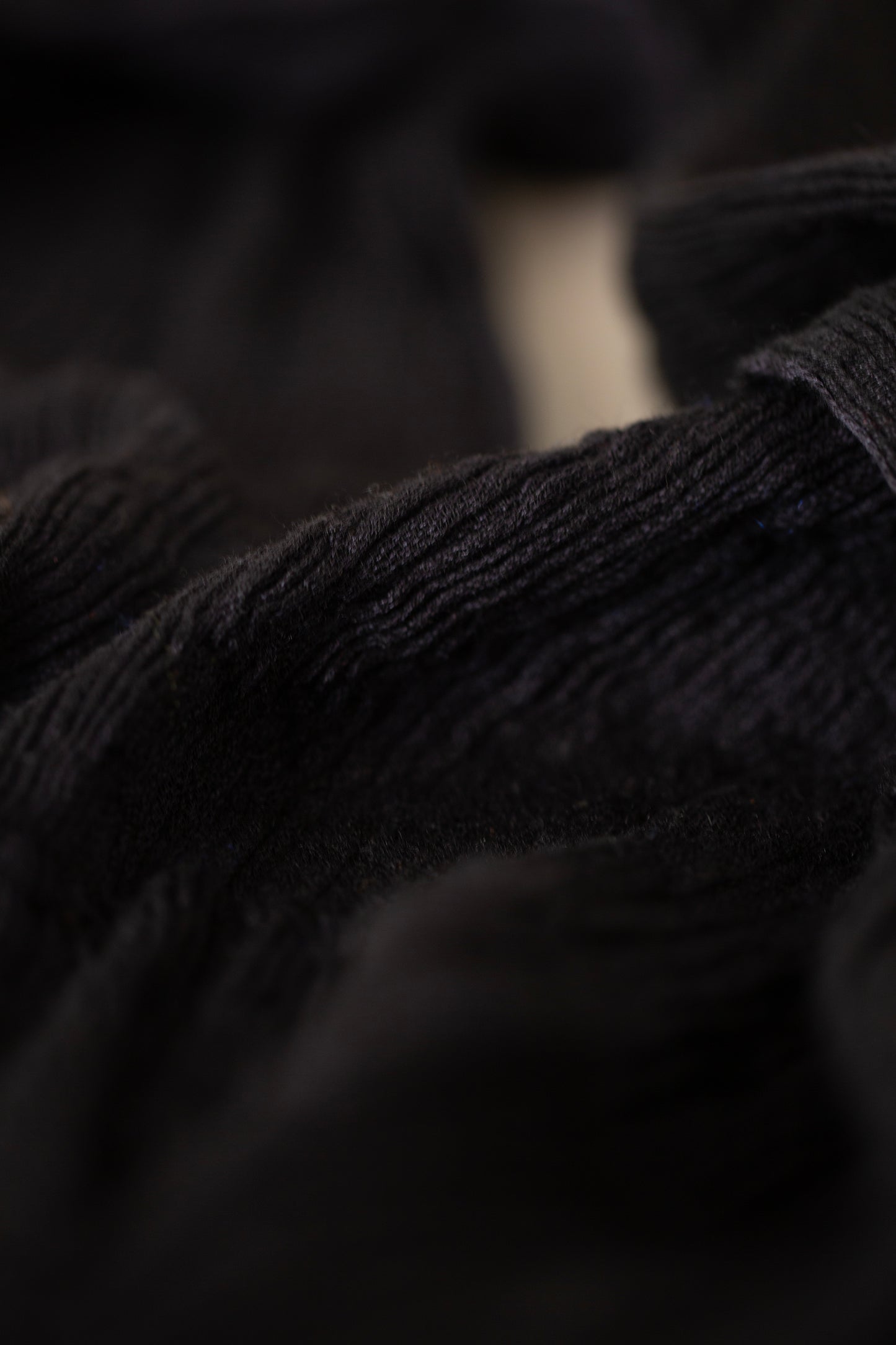 Black Feather Ripples Scarf