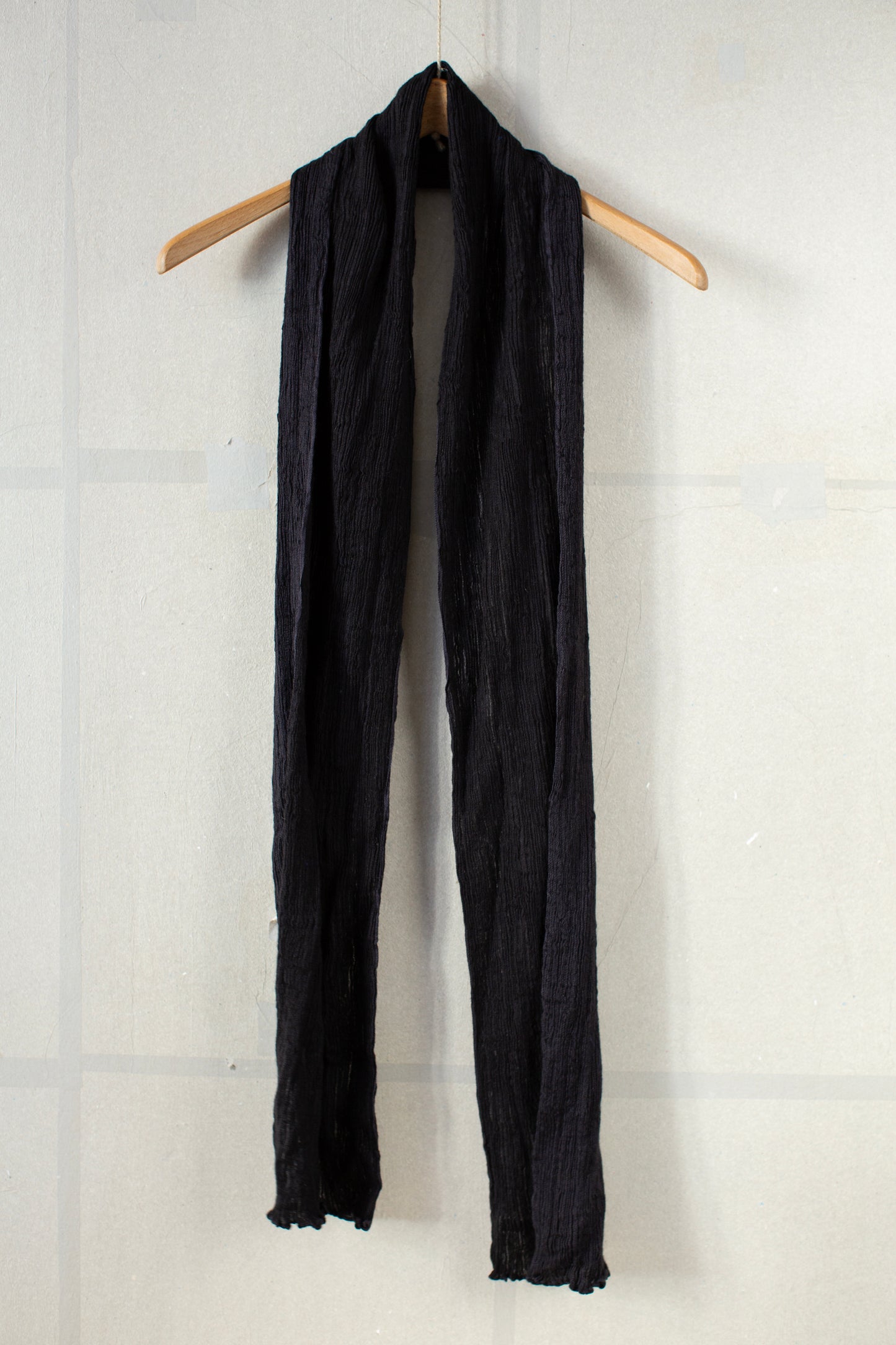Black Feather Ripples Scarf