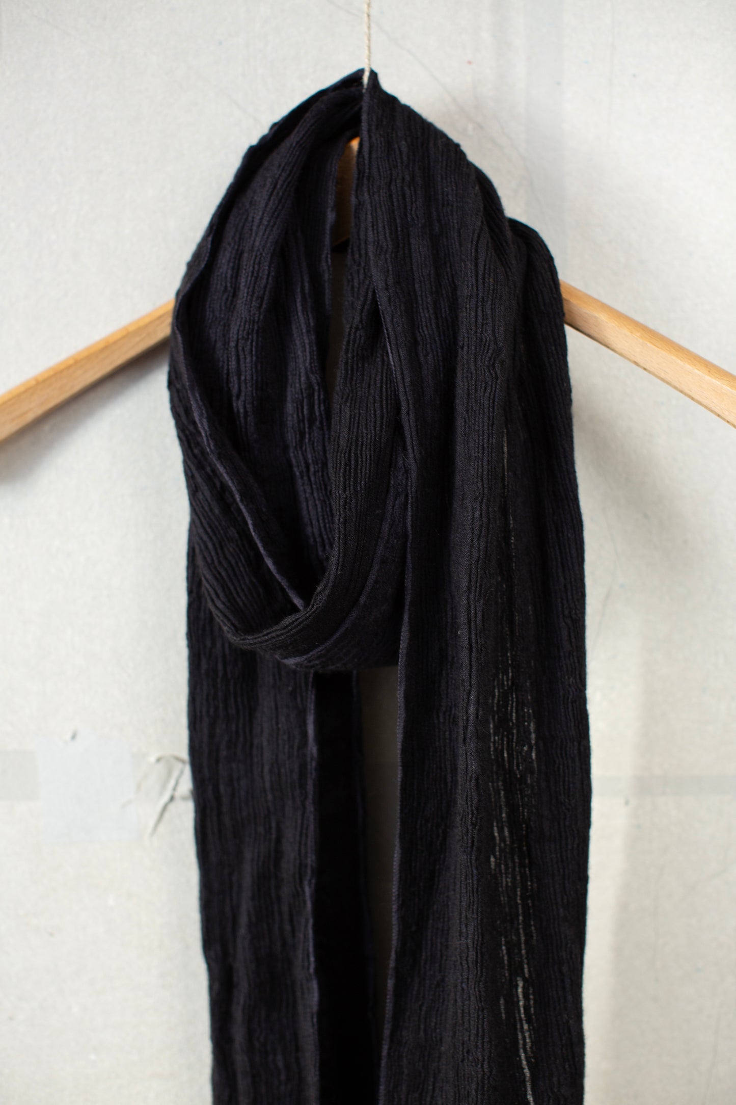 Black Feather Ripples Scarf