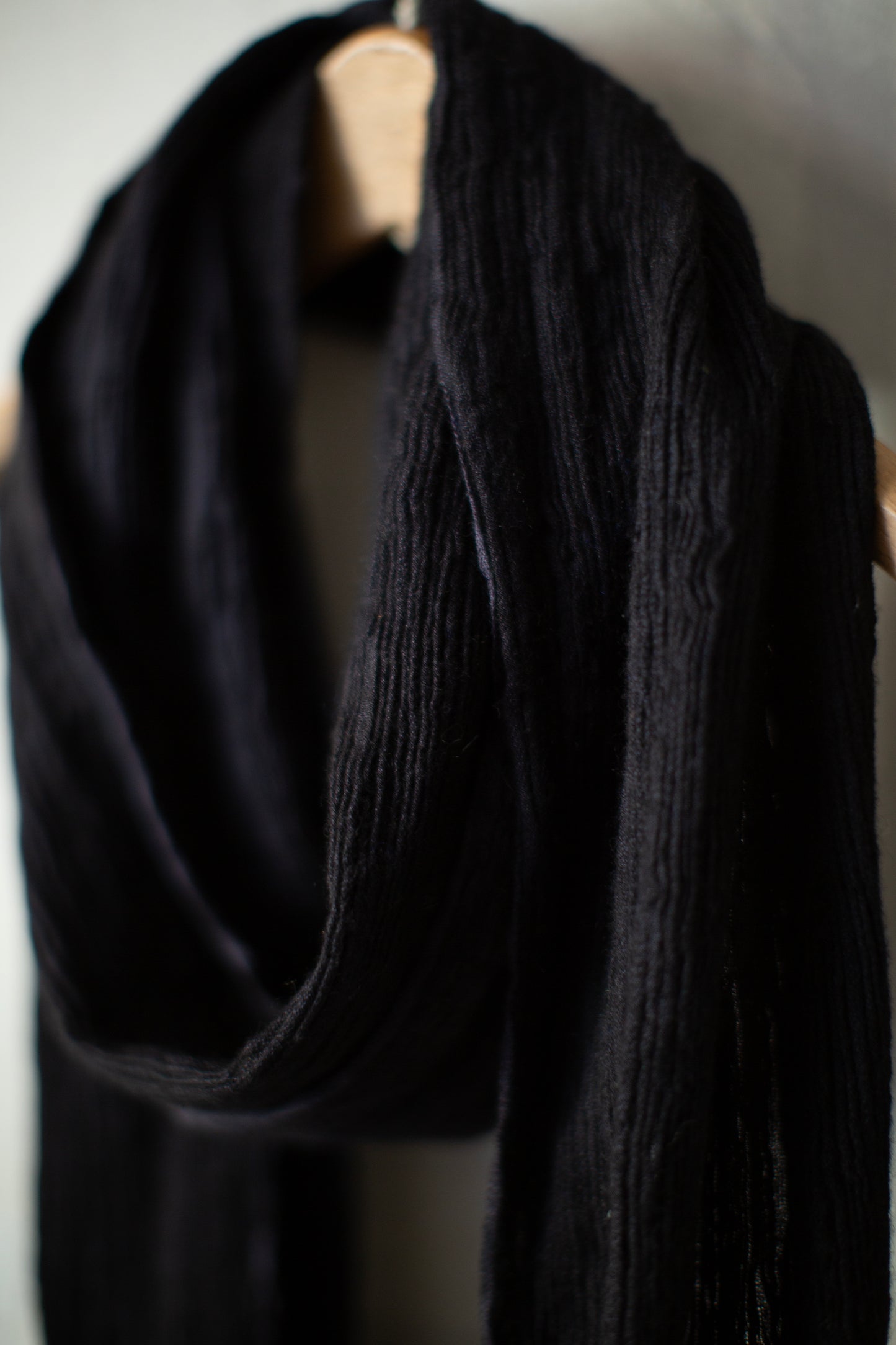 Black Feather Ripples Scarf