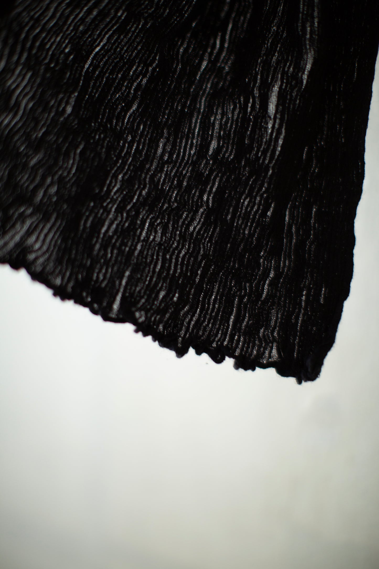Black Feather Ripples Scarf