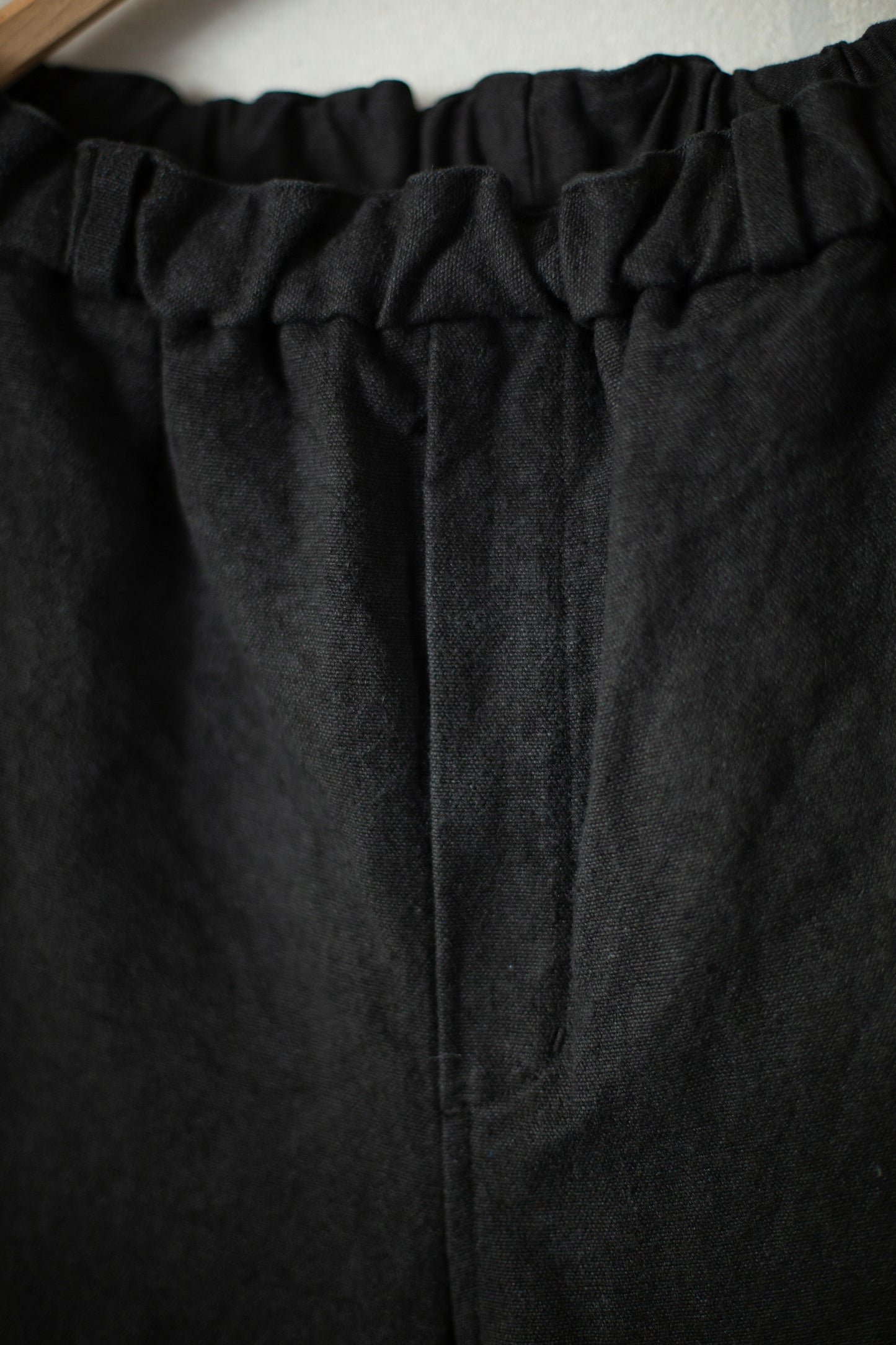 slim trousers in black brushed linen/ramie