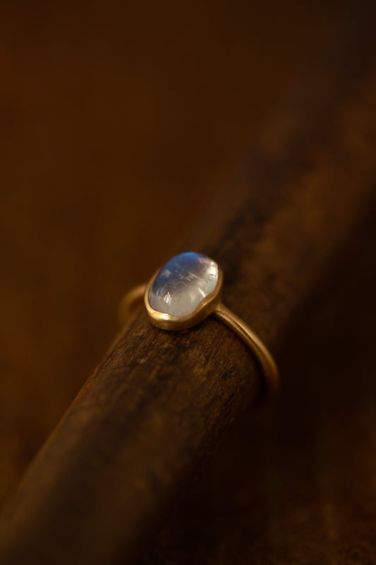 rainbow moonstone ring #12 (1.5mm)