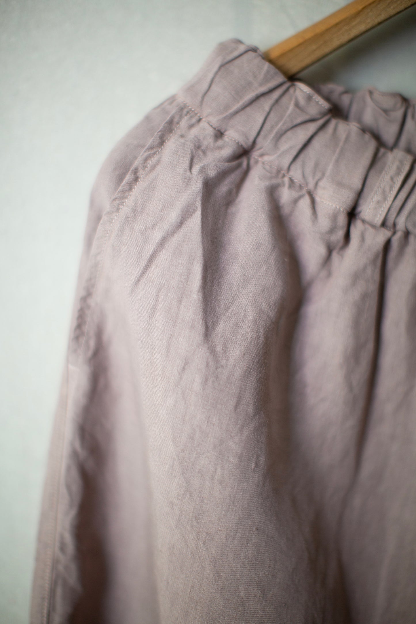 comfortable cropped pants in dark horse chestnut hemp