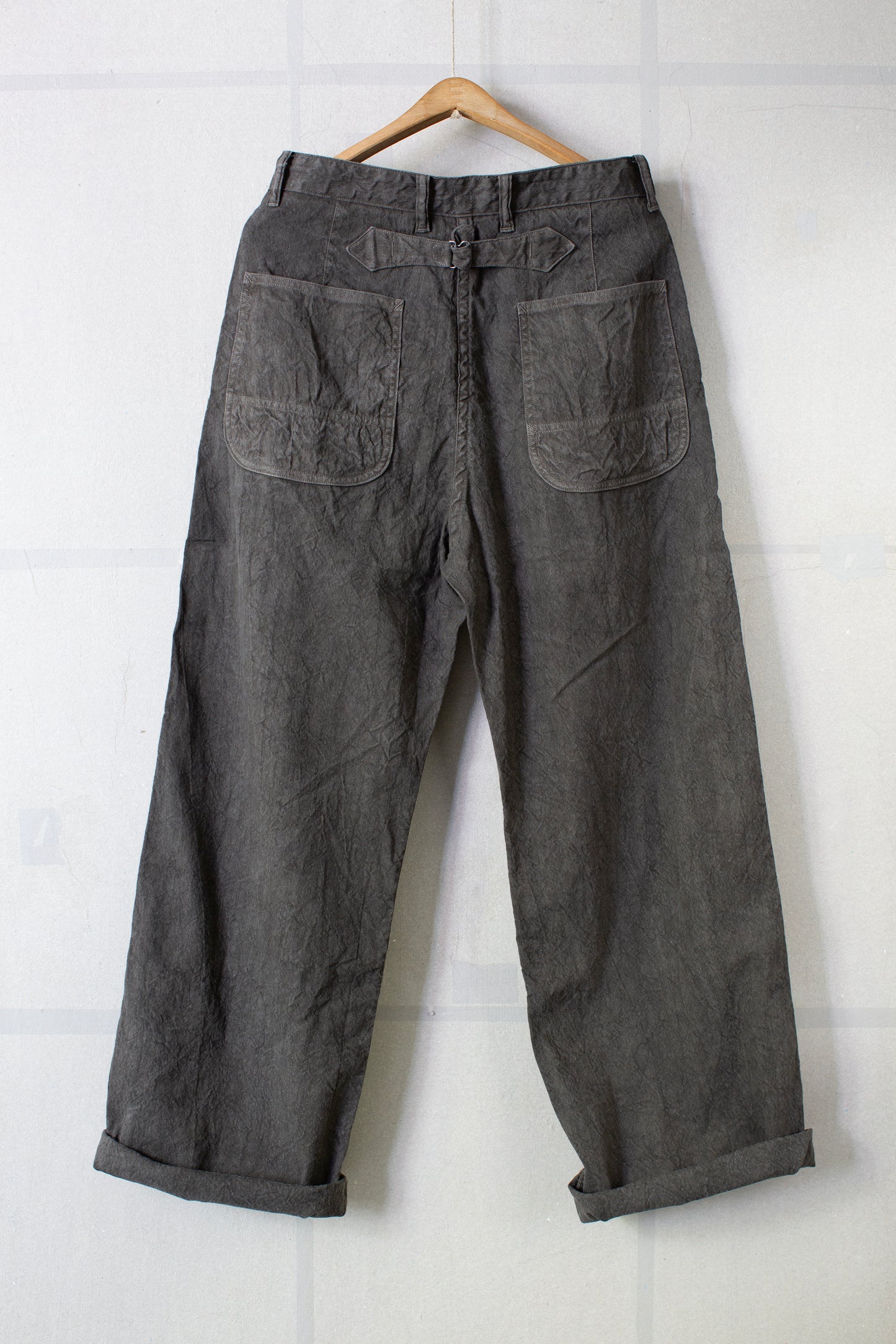 Sumi painter pants with buckle