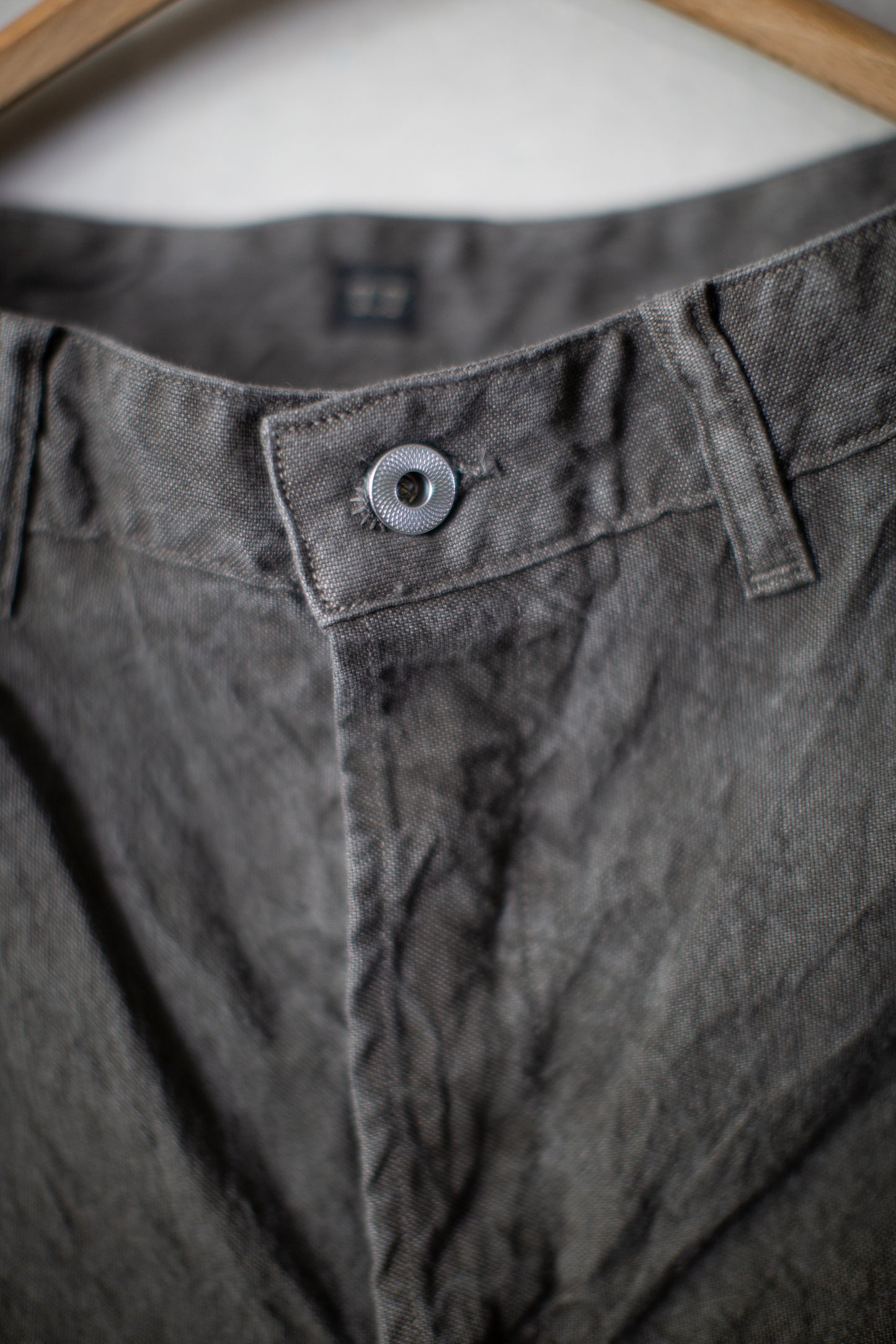 Sumi painter pants with buckle