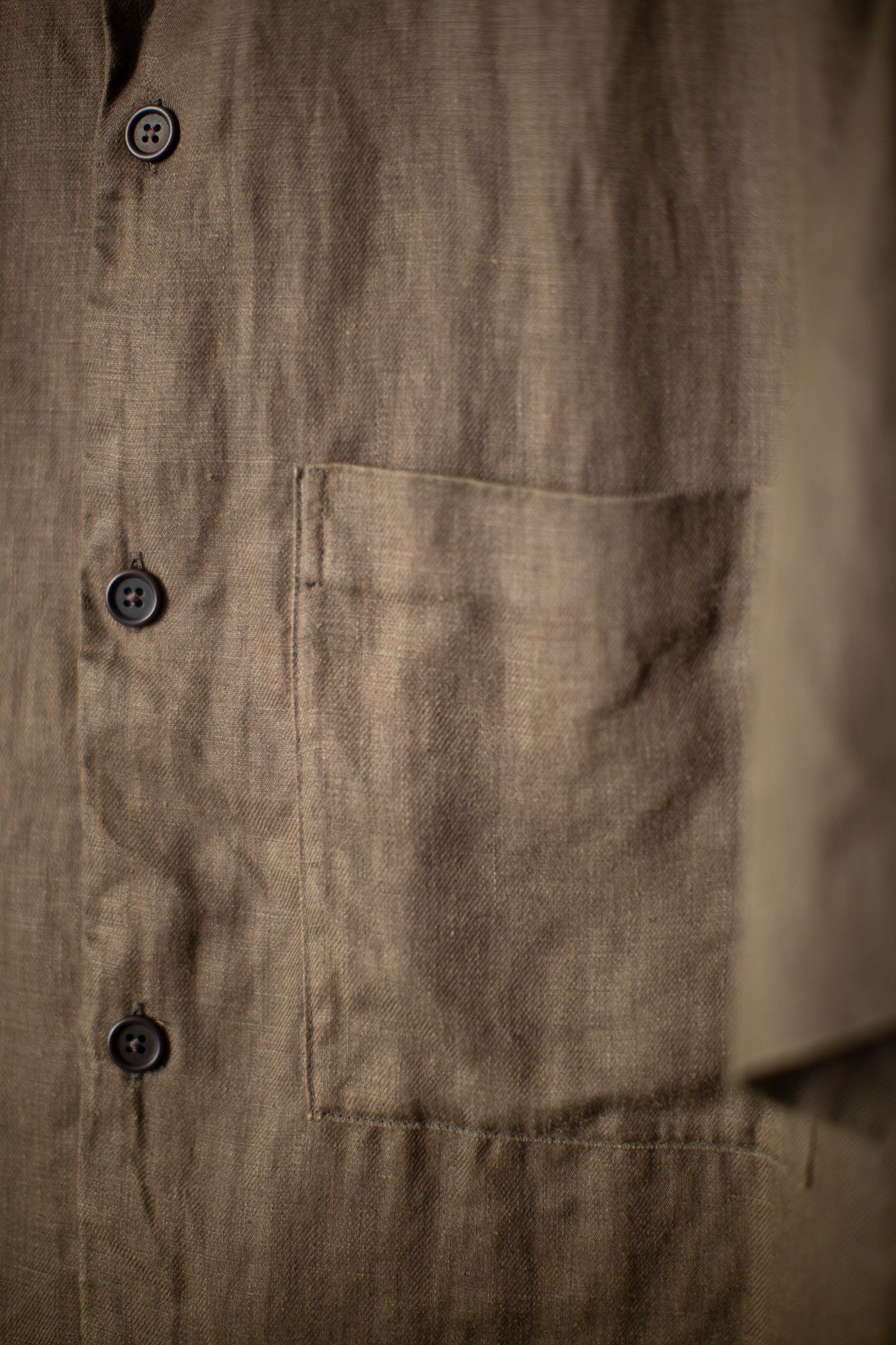 Short Sleeve Shirt in Dark Olive Sumi Ink Hemp Twill