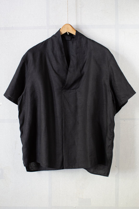 Short Sleeve V-Neck Pullover In Black hemp