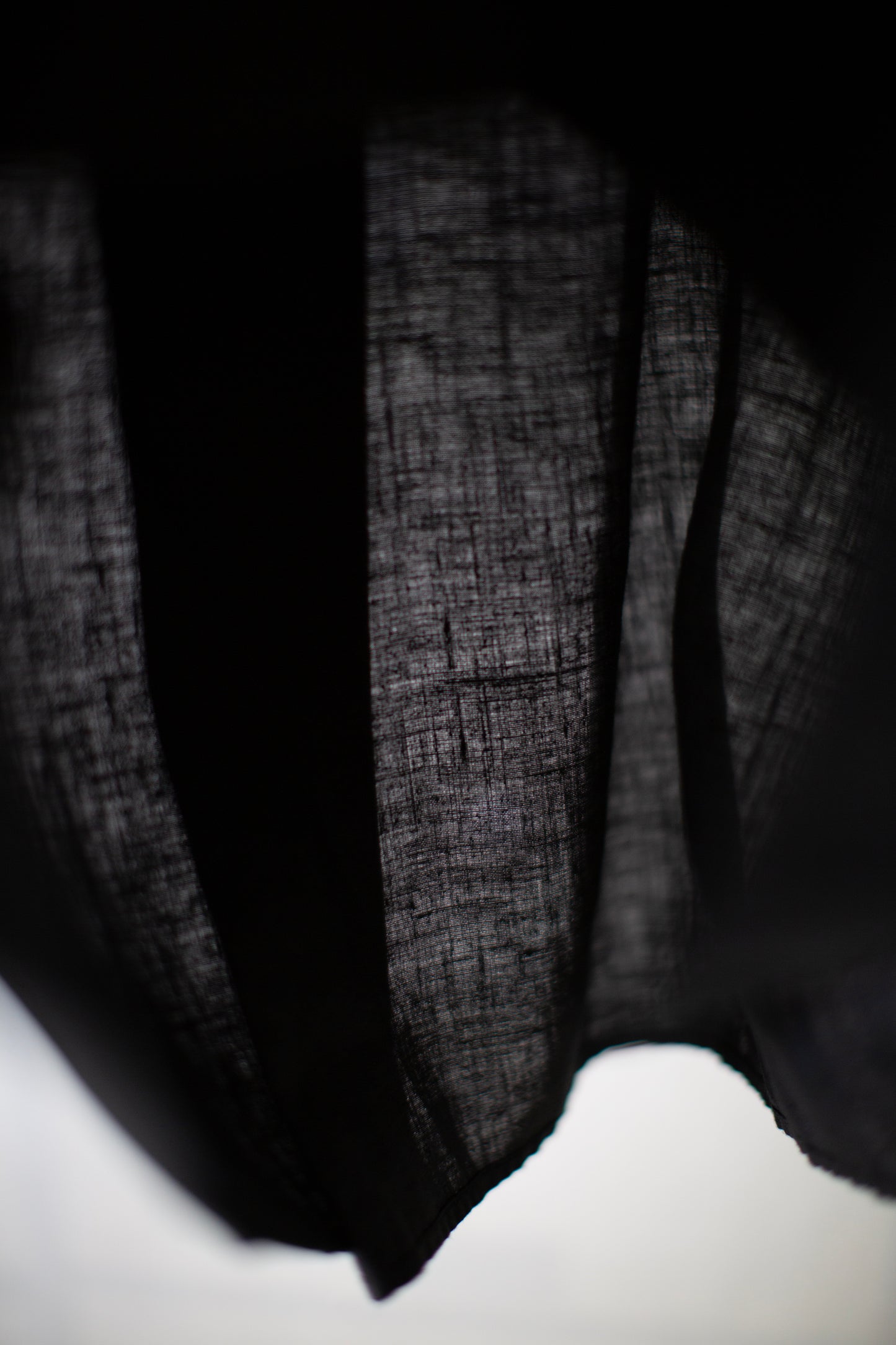 Short Sleeve V-Neck Pullover In Black hemp