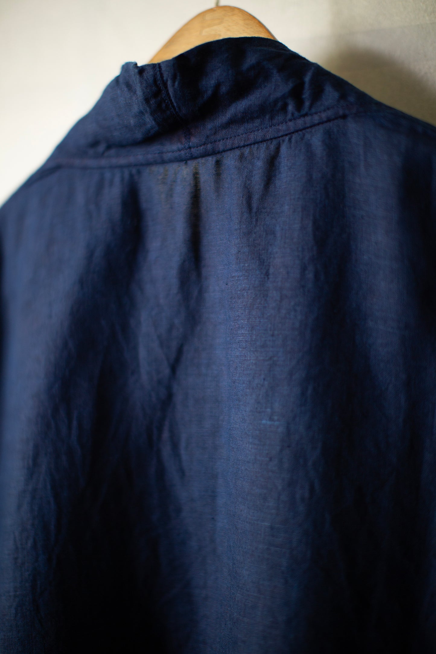 Short Sleeve V-Neck Pullover In dark natural indigo hemp