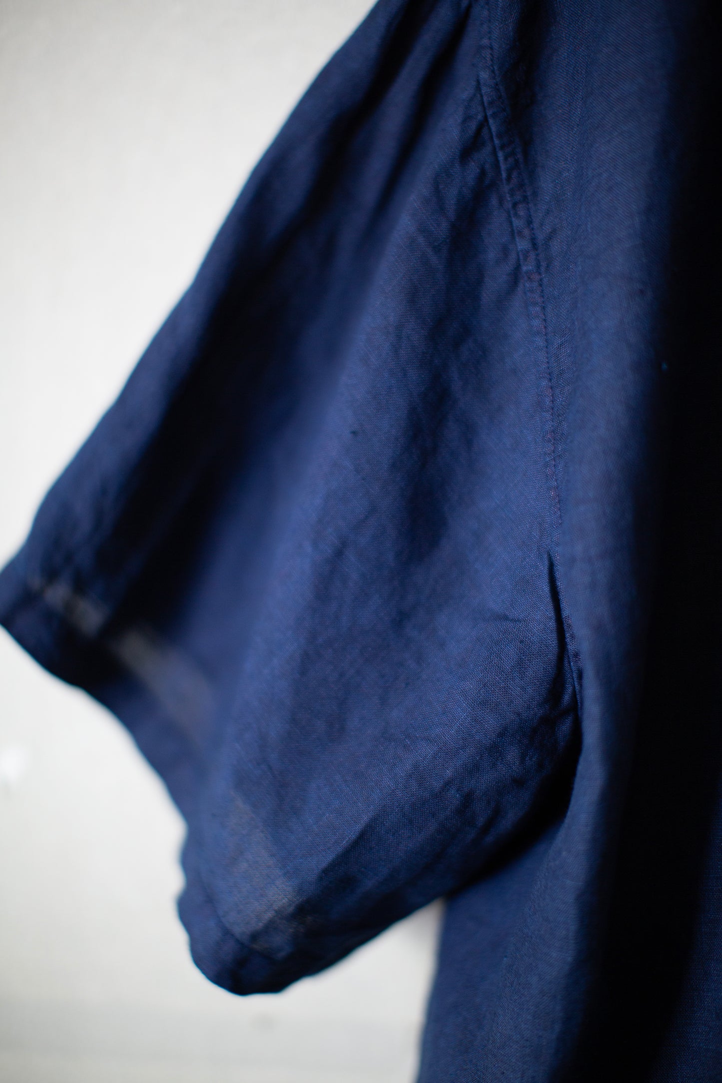 Short Sleeve V-Neck Pullover In dark natural indigo hemp
