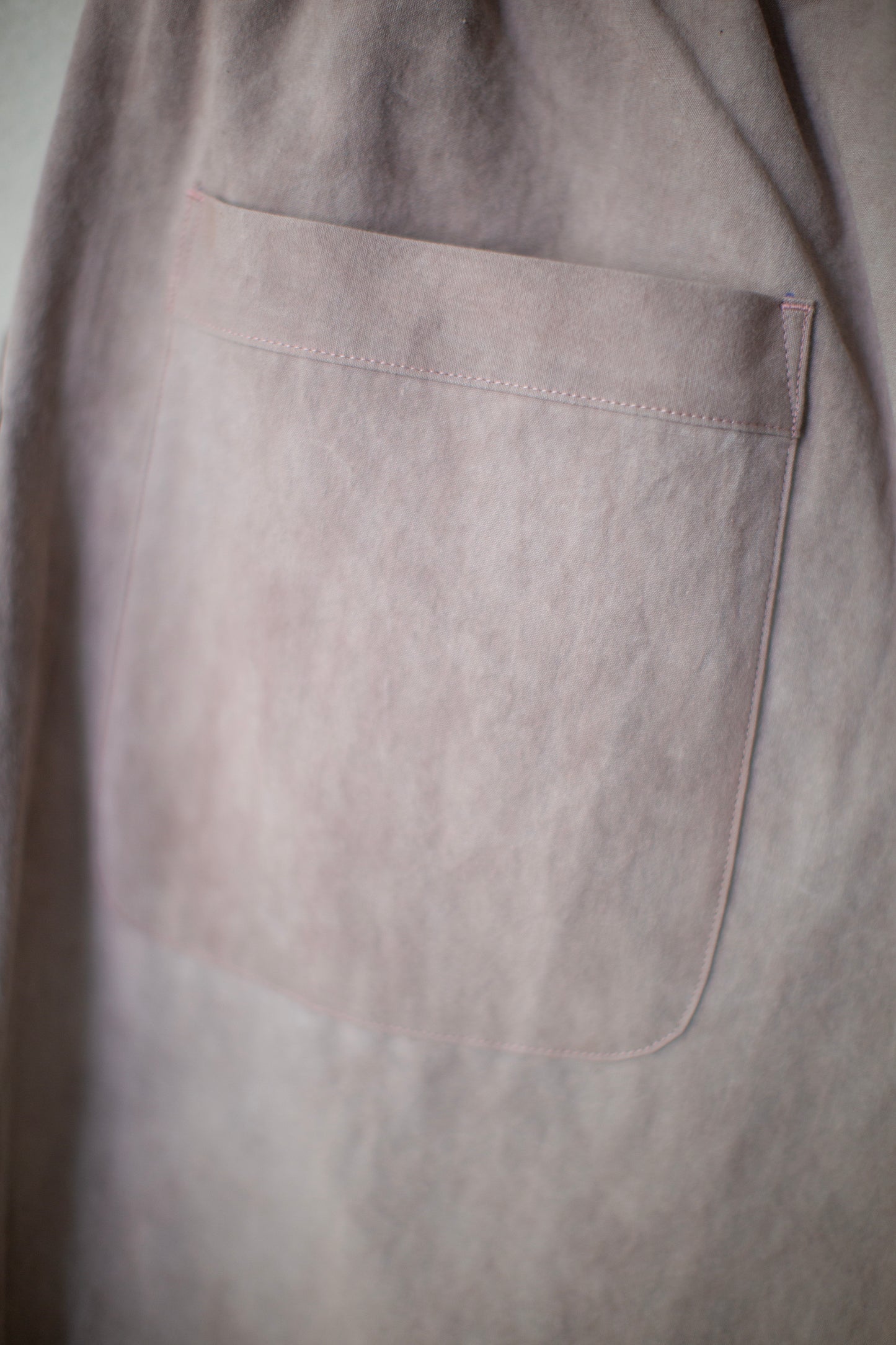 dry rose natural dyed cotton oxford cropped trousers
