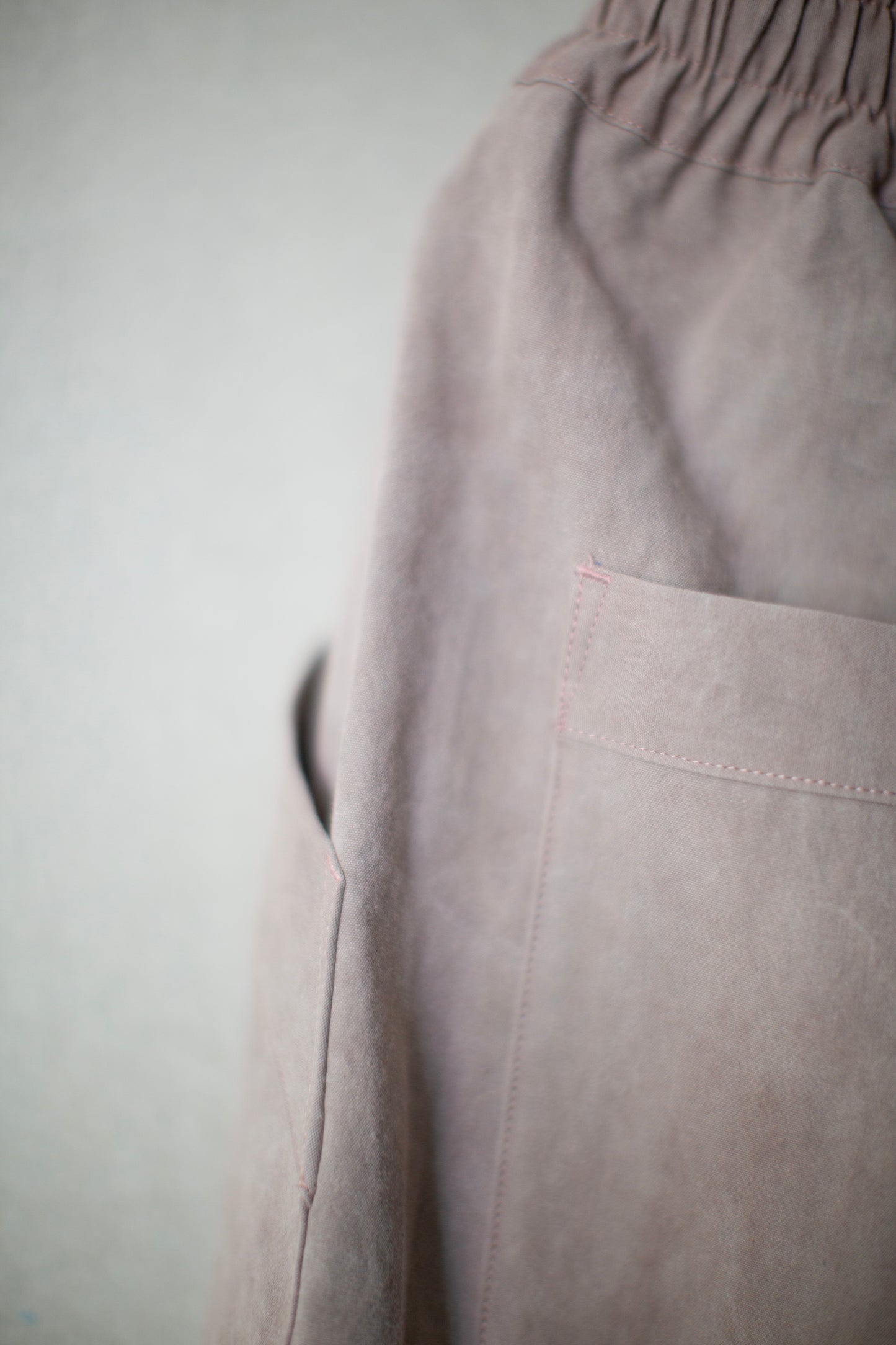 dry rose natural dyed cotton oxford cropped trousers