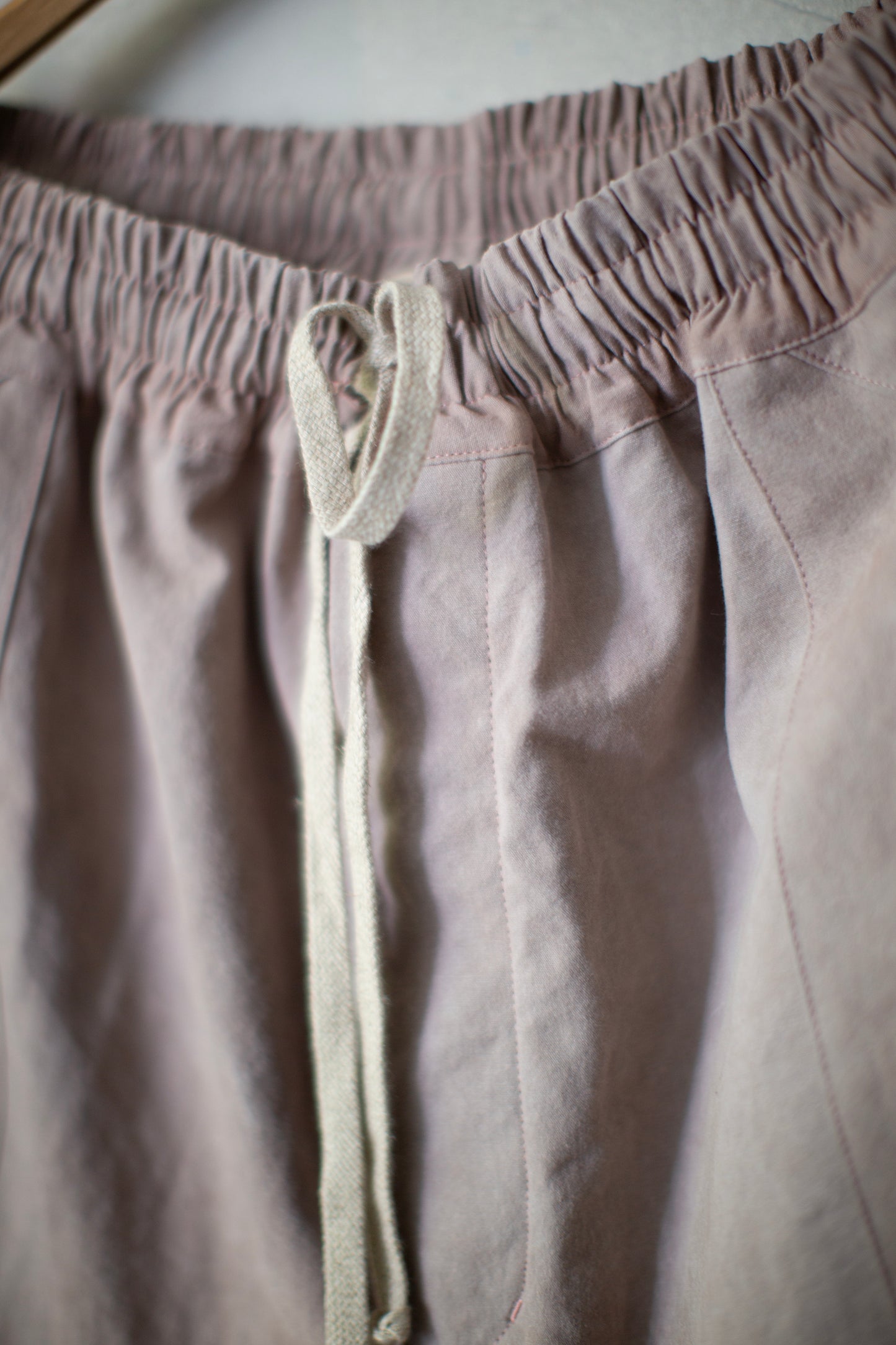 dry rose natural dyed cotton oxford cropped trousers