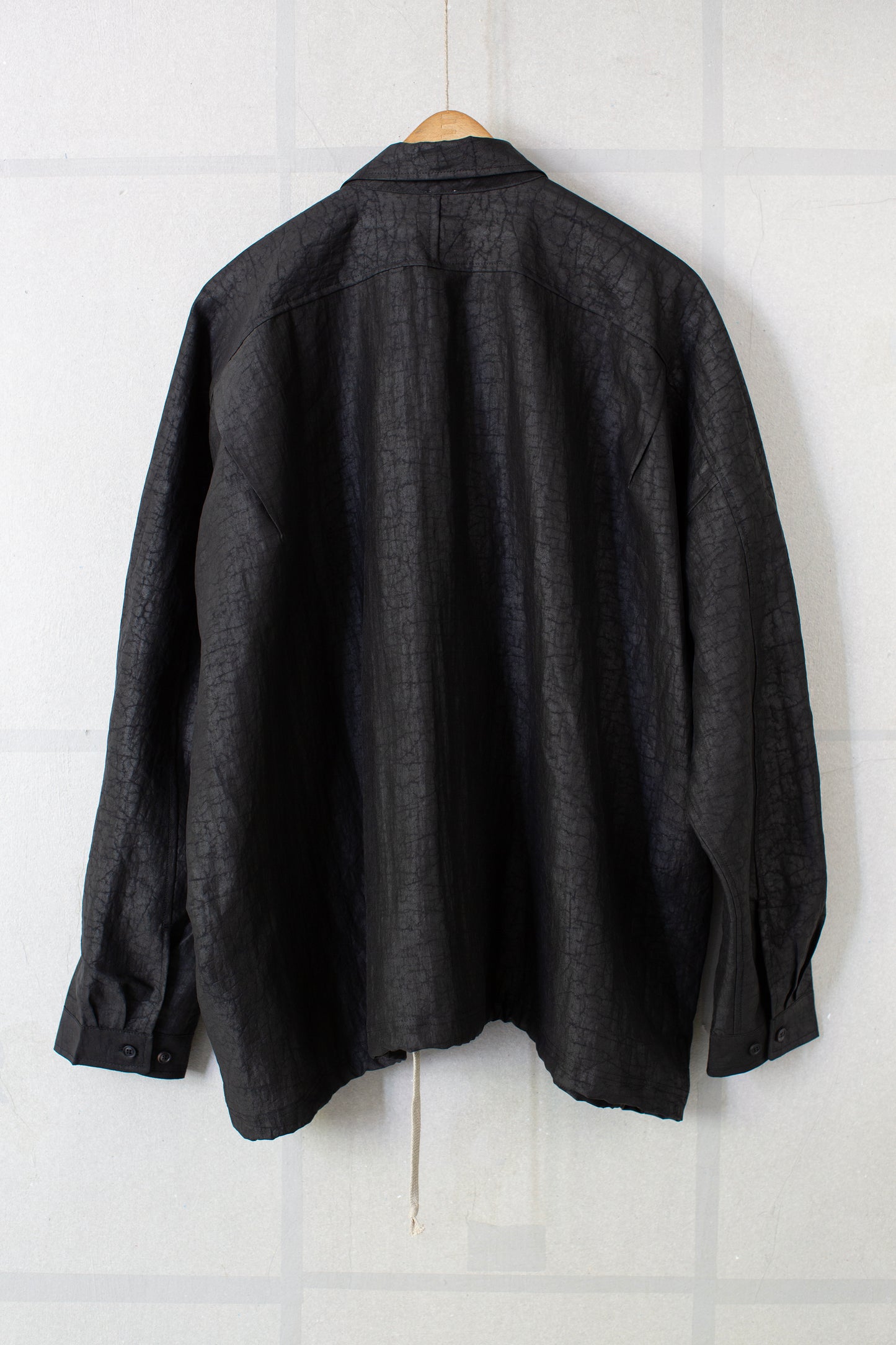 black cracked silk balloon shirt
