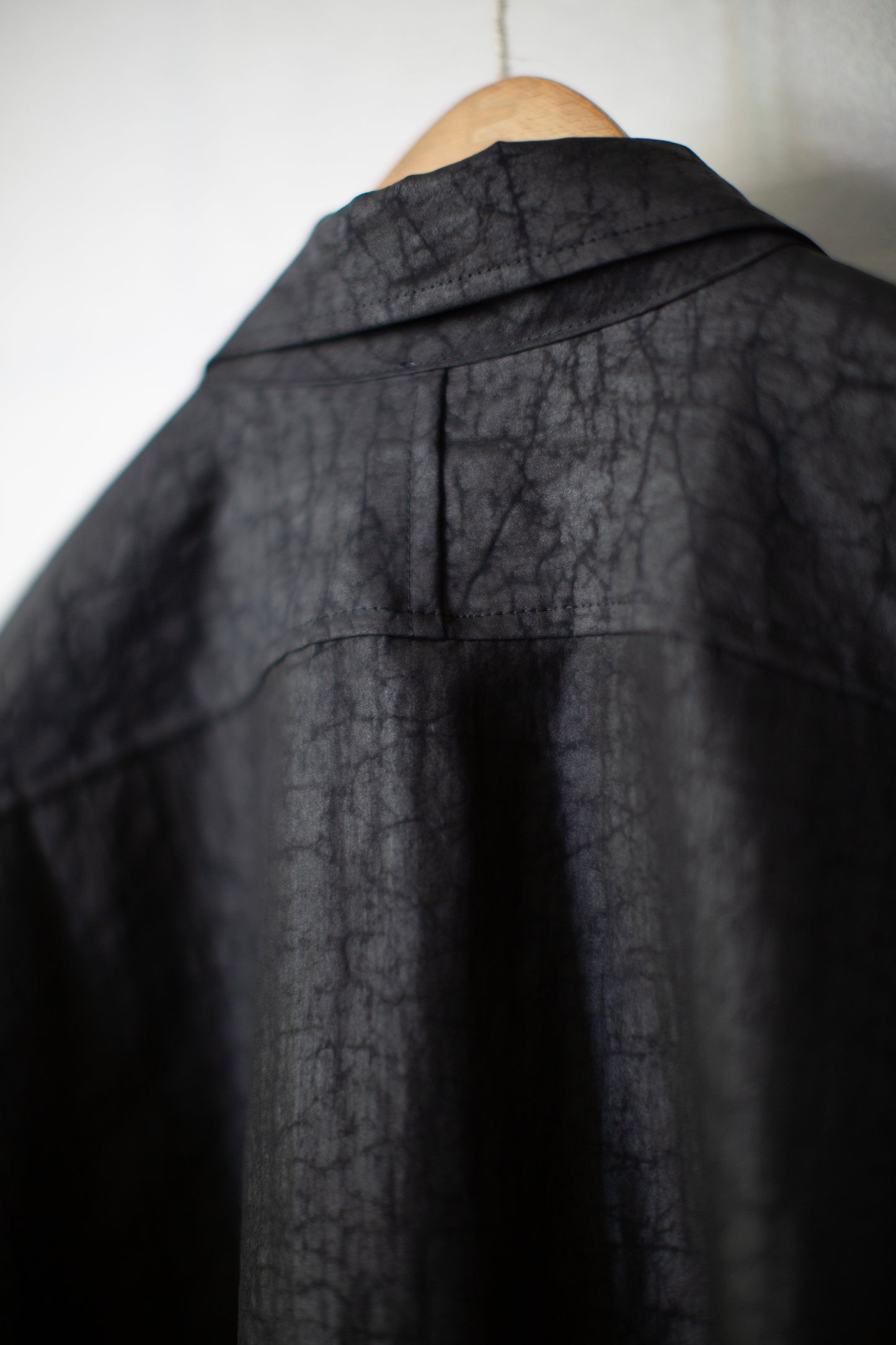 black cracked silk balloon shirt