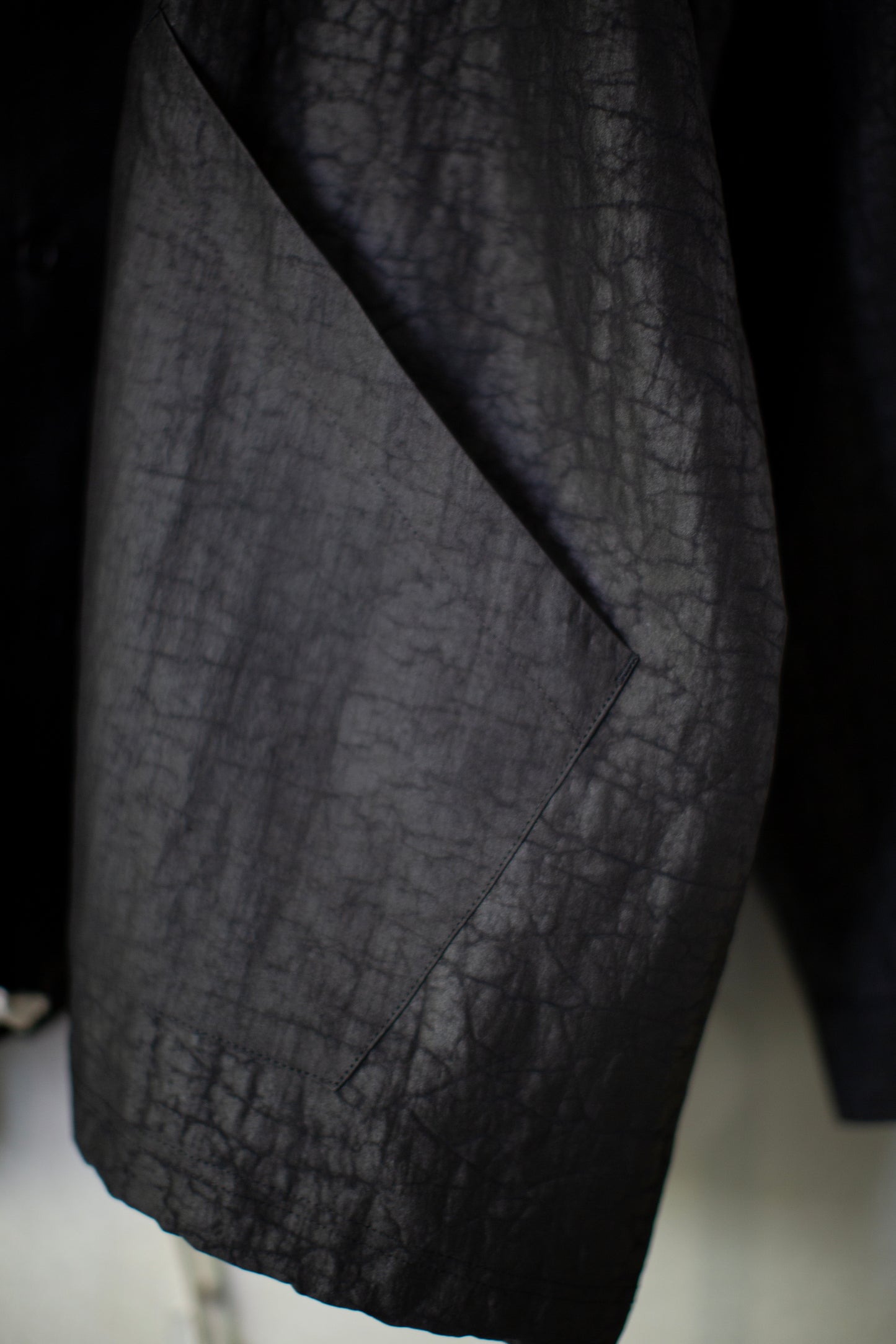 black cracked silk balloon shirt