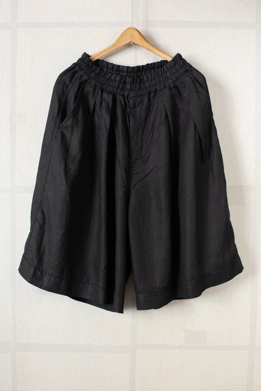 big shorts in black ripple hemp