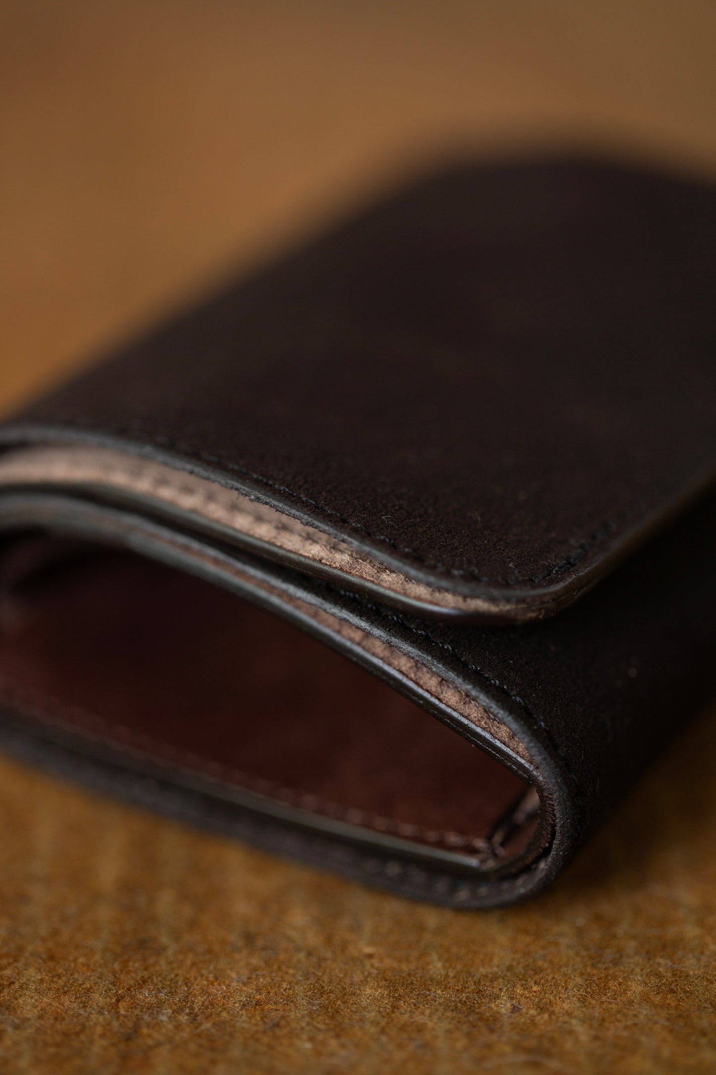 Mud dye deer suede wallet